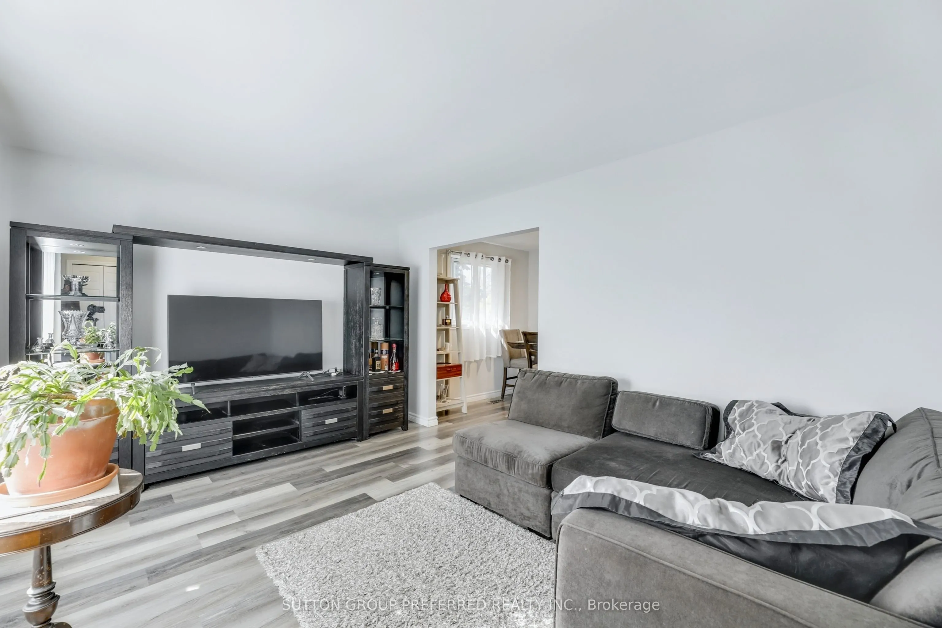 82 Lacey Crescent