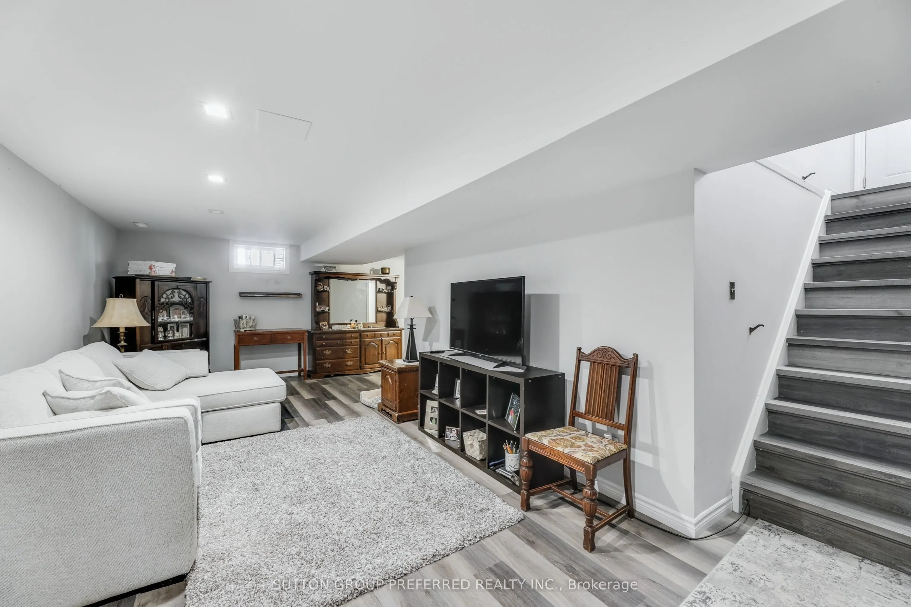 82 Lacey Crescent
