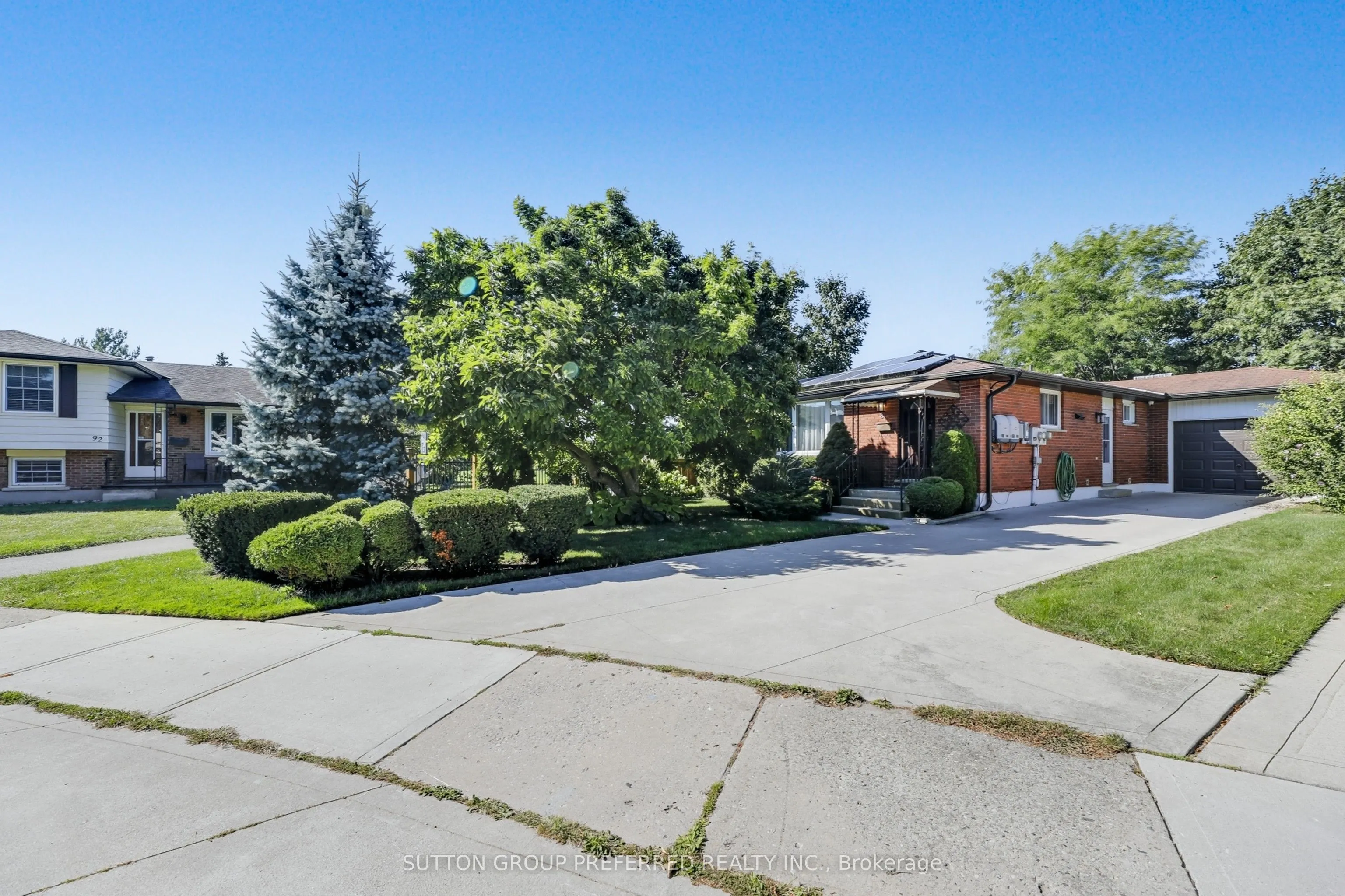 82 Lacey Crescent
