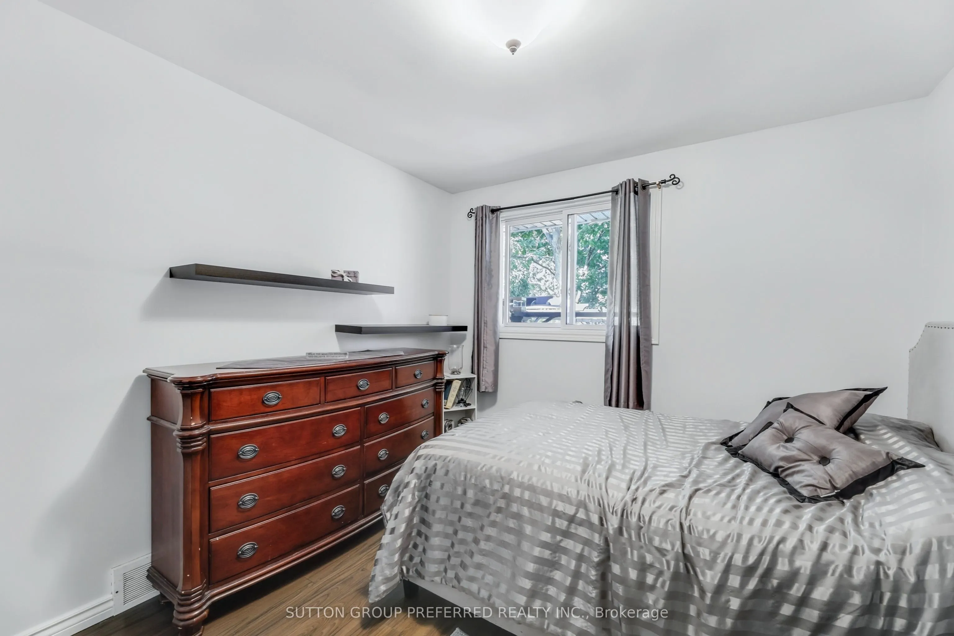 82 Lacey Crescent