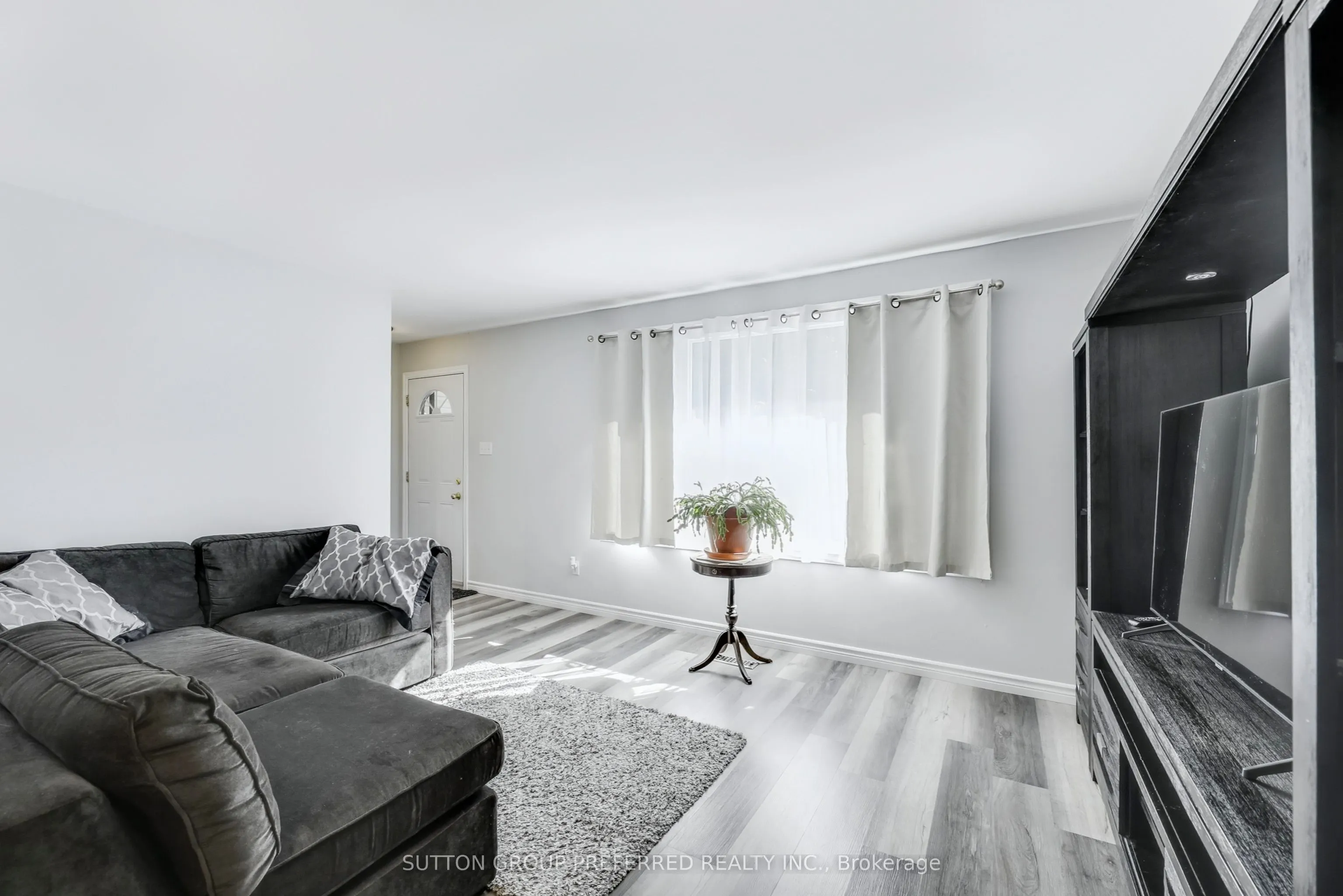 82 Lacey Crescent