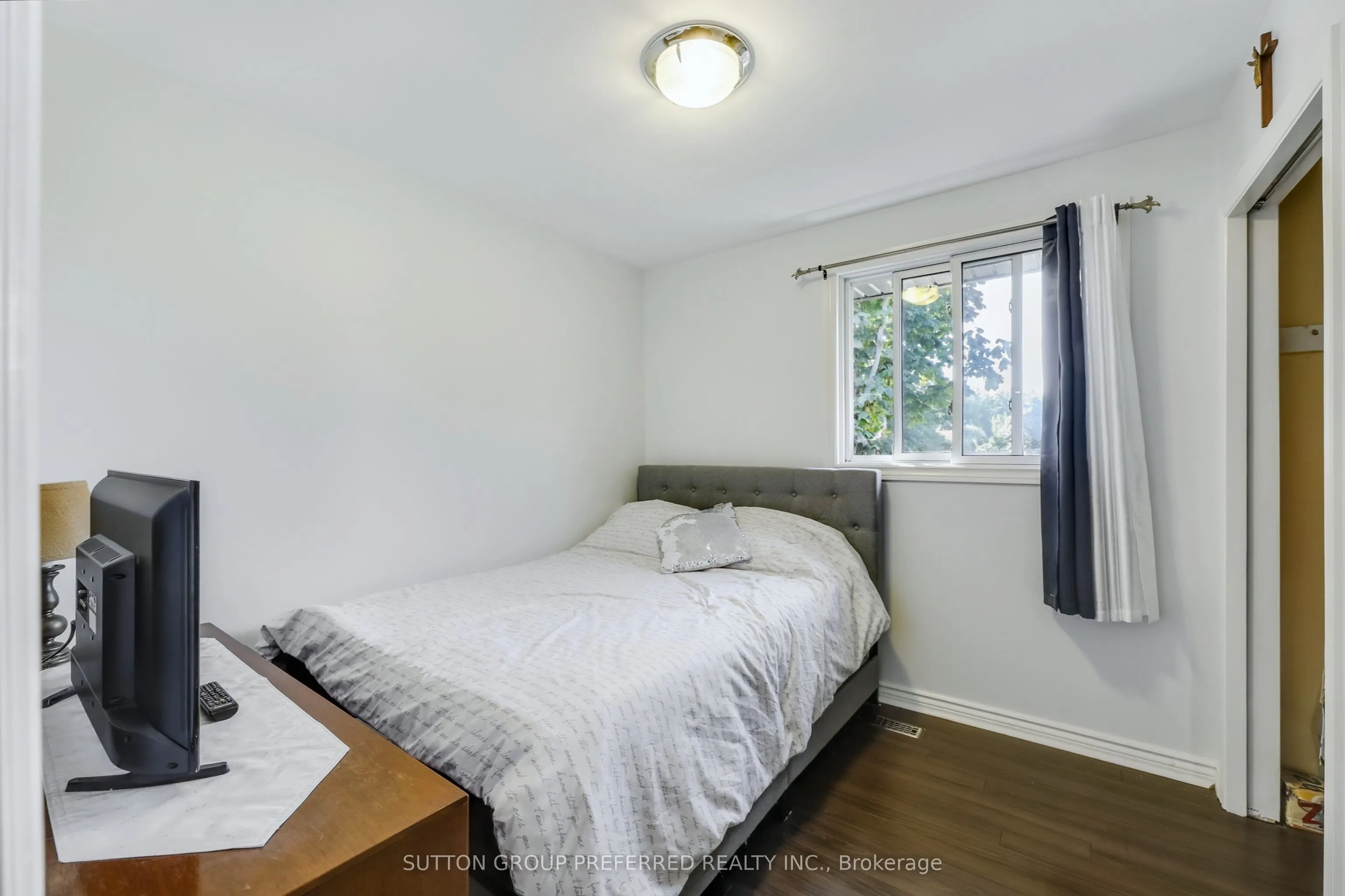 82 Lacey Crescent
