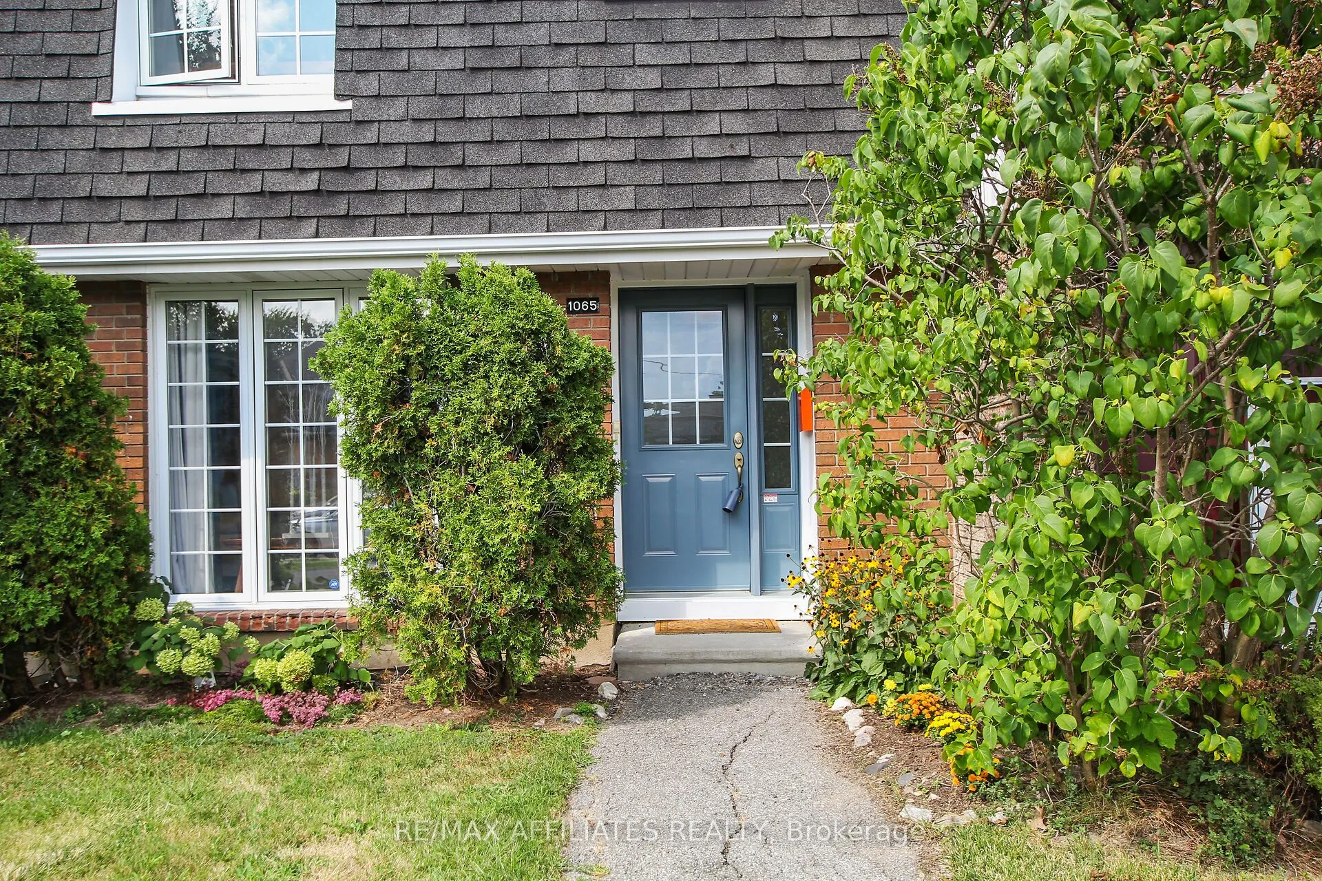 1065 Meadowlands Drive, #113