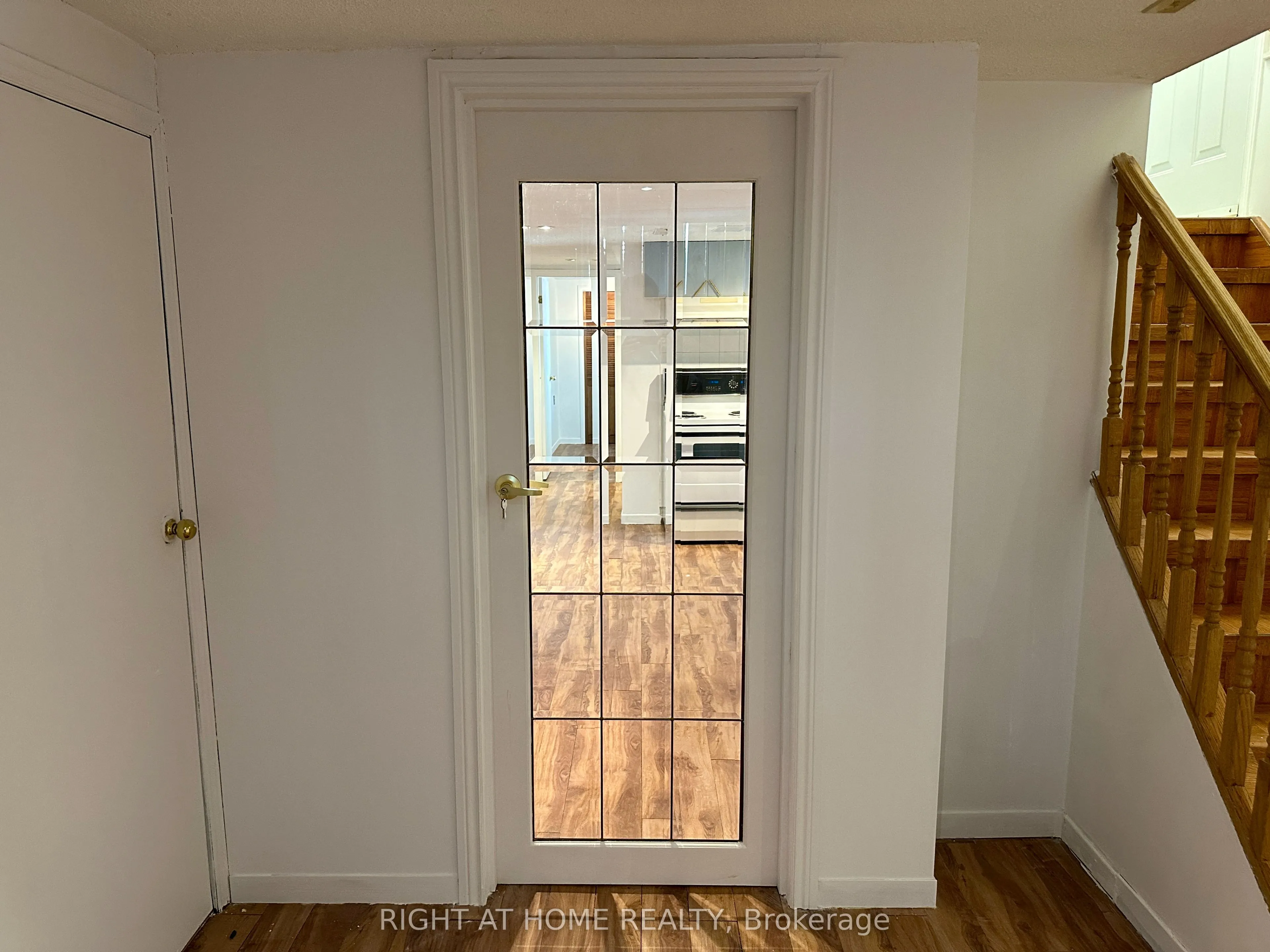 16 Rowanwood Avenue