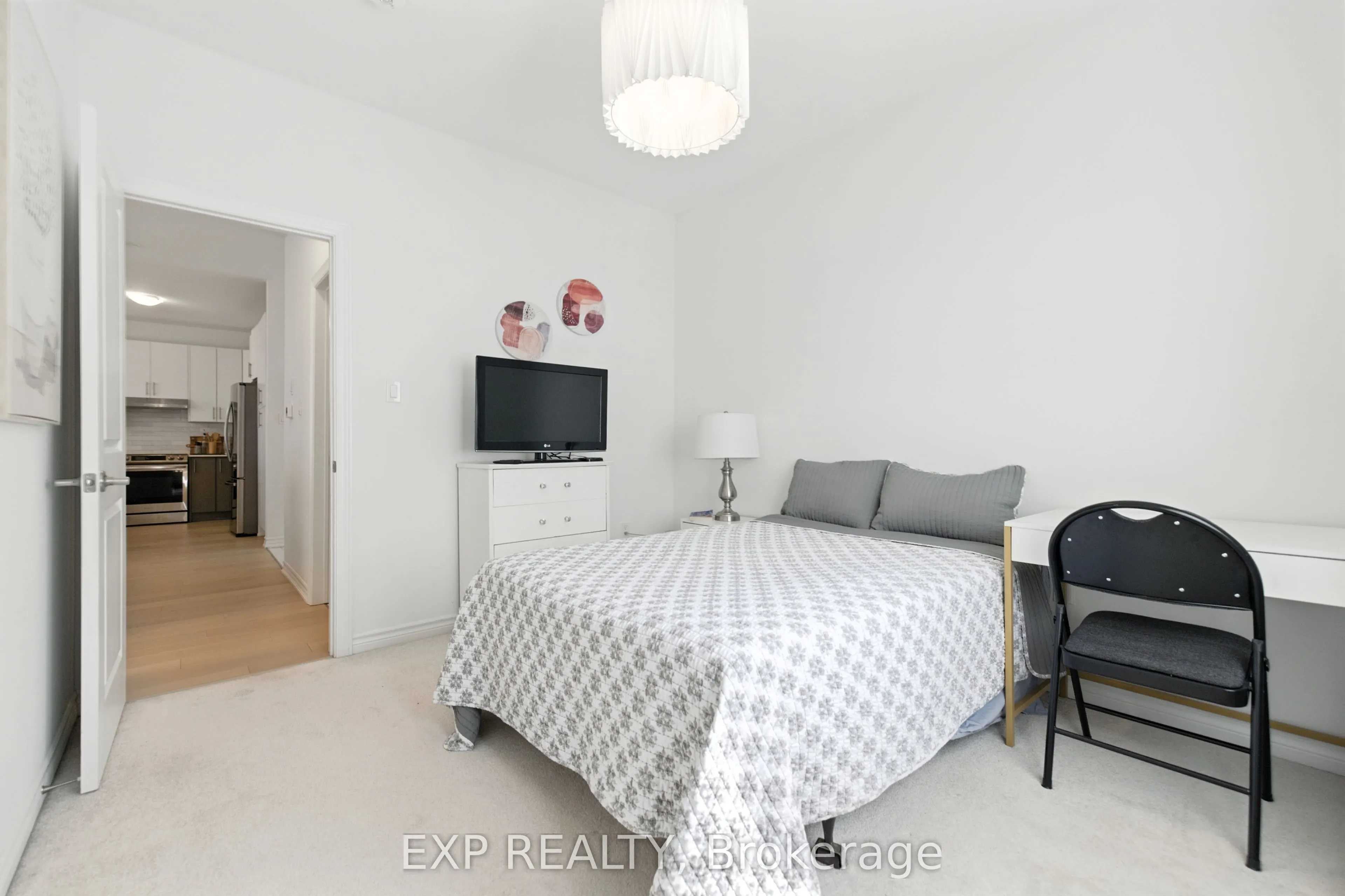 202 DOWSLEY Crescent