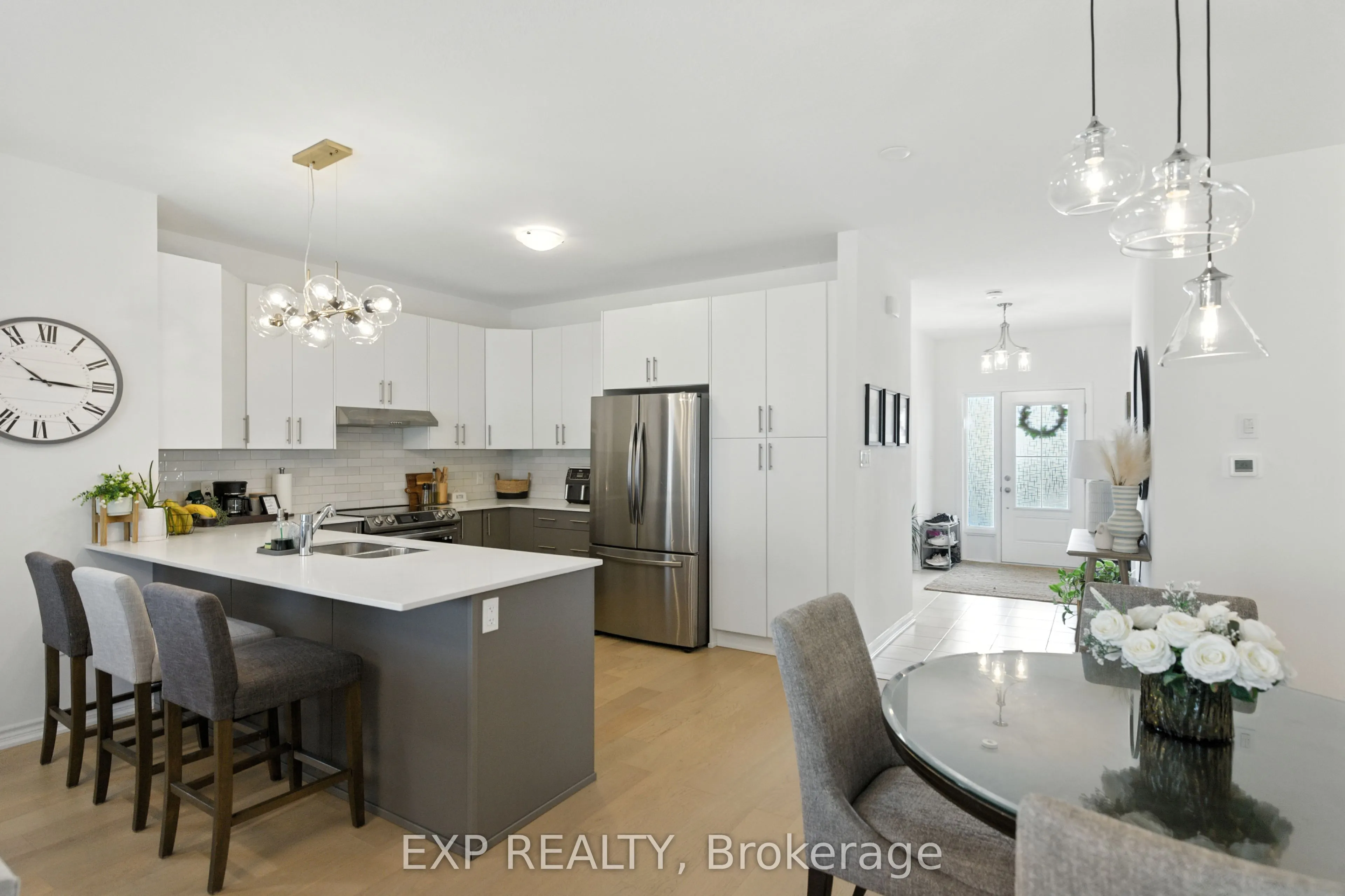202 DOWSLEY Crescent