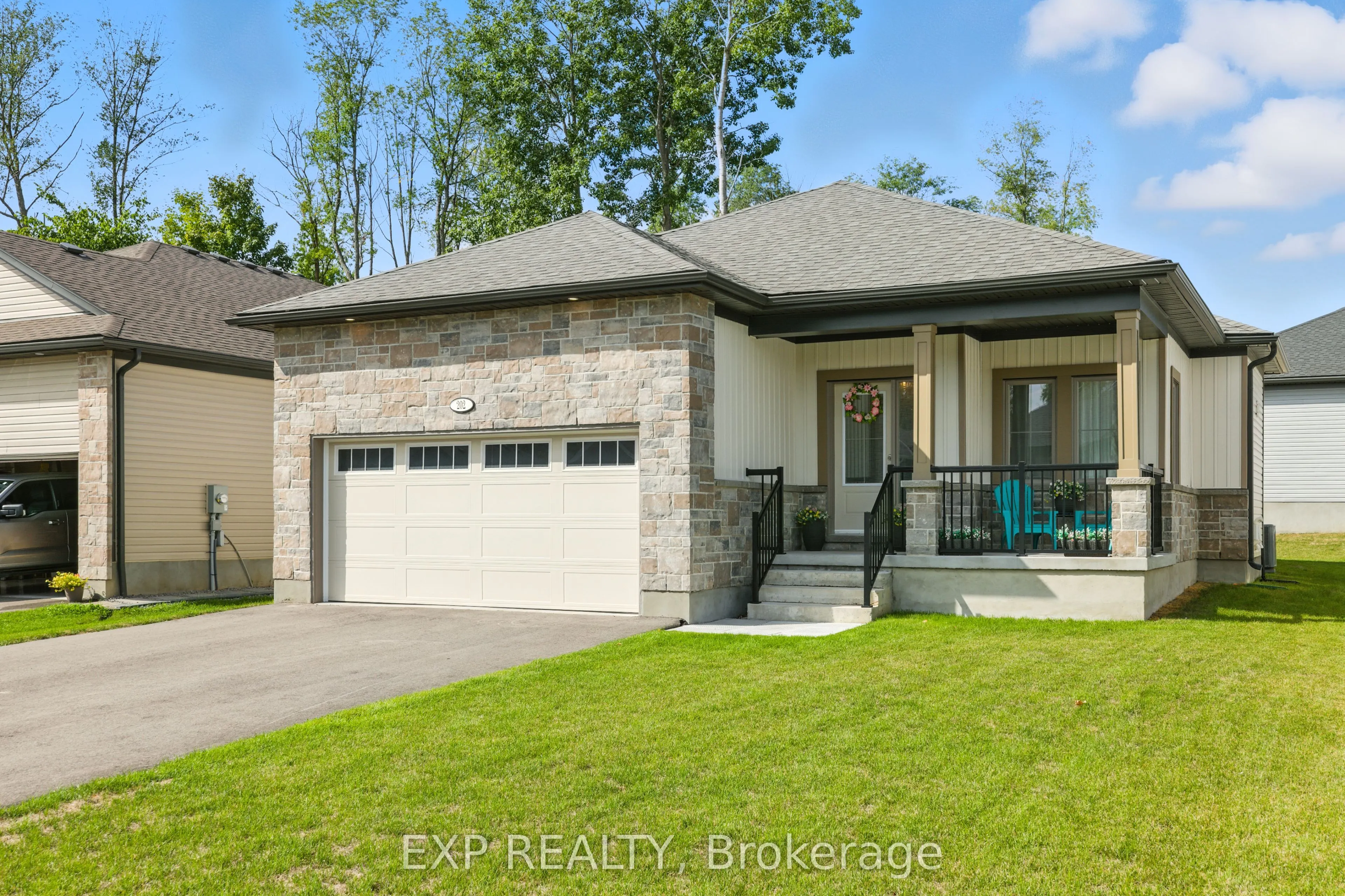 202 DOWSLEY Crescent
