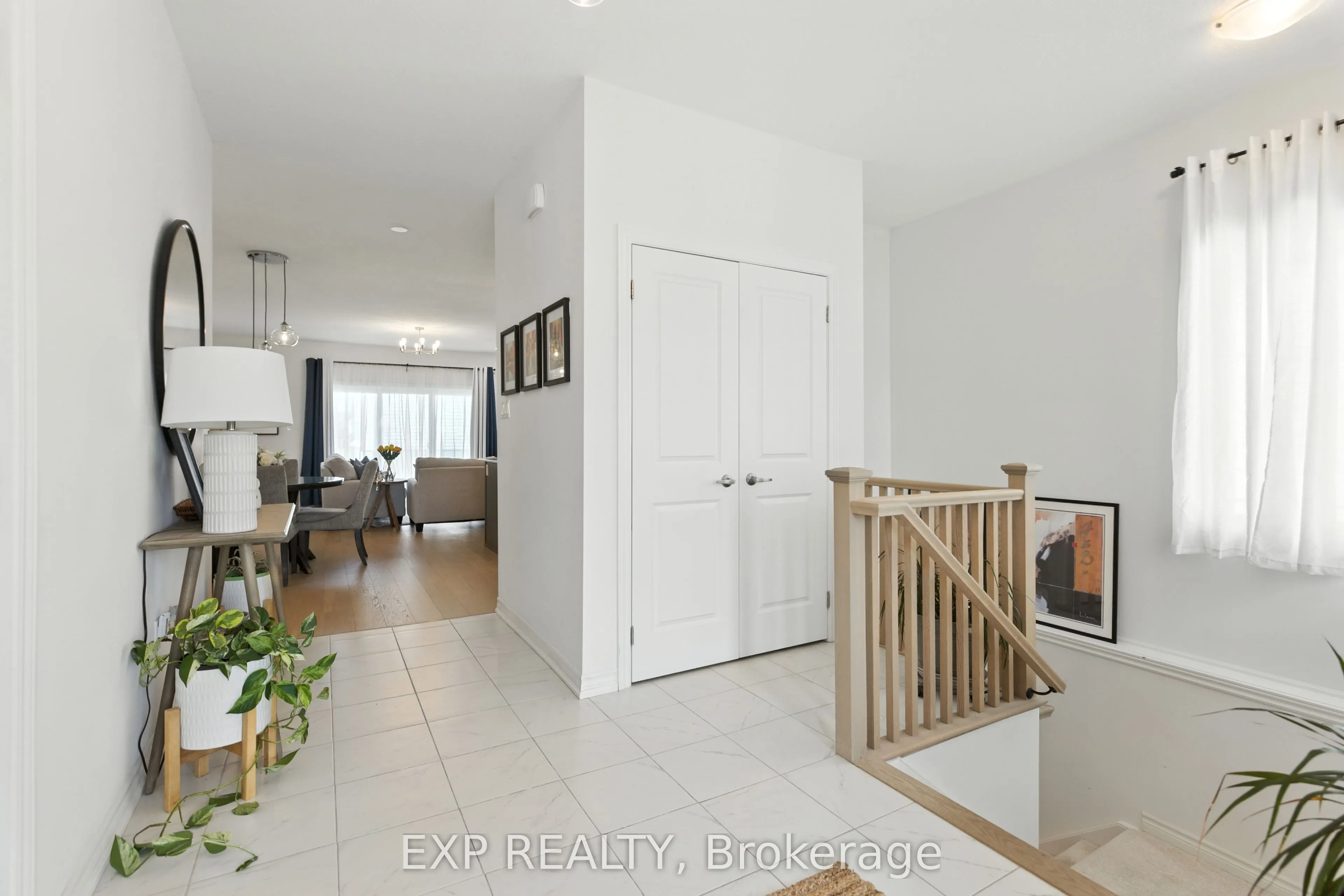 202 DOWSLEY Crescent