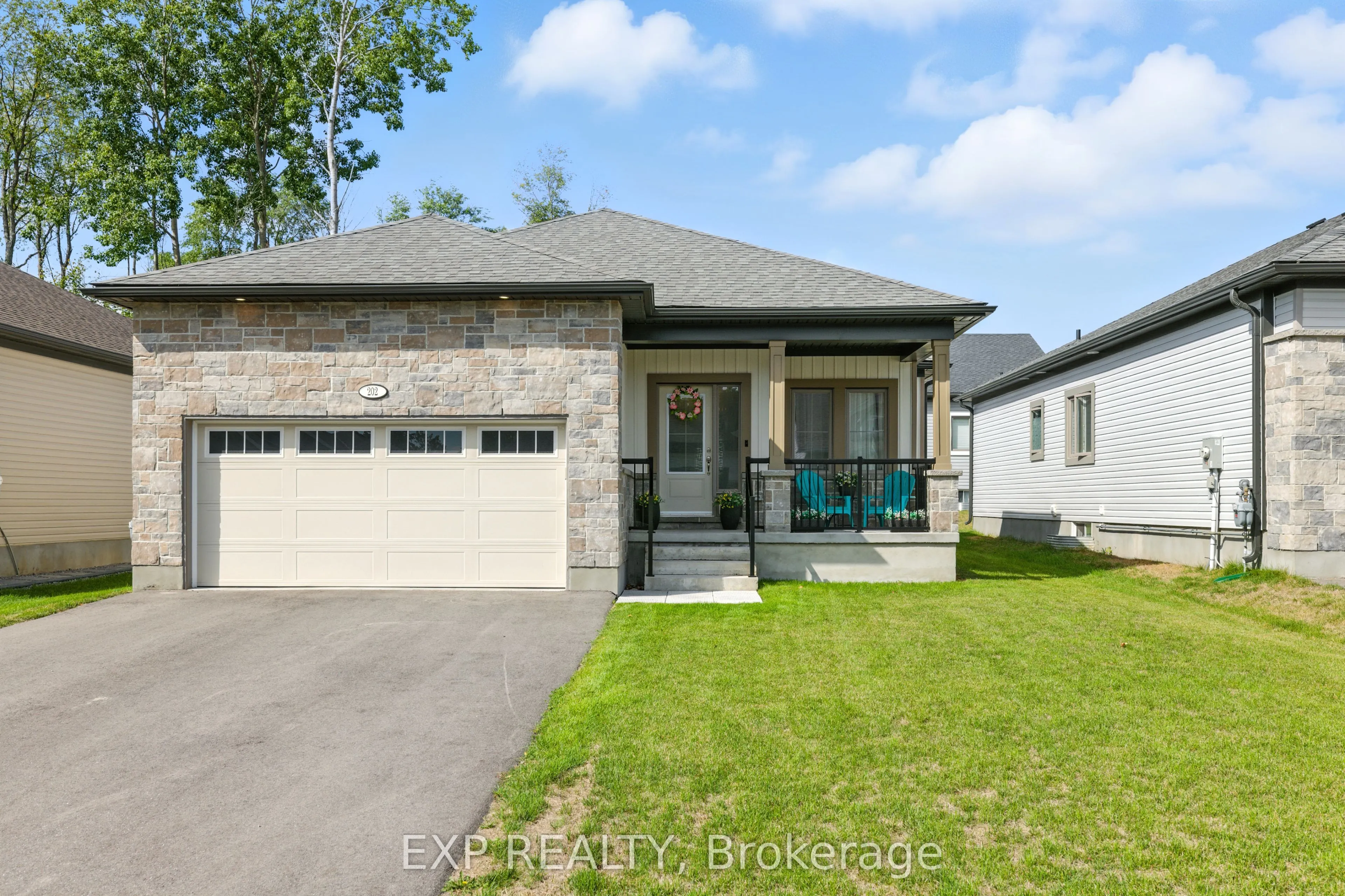202 DOWSLEY Crescent
