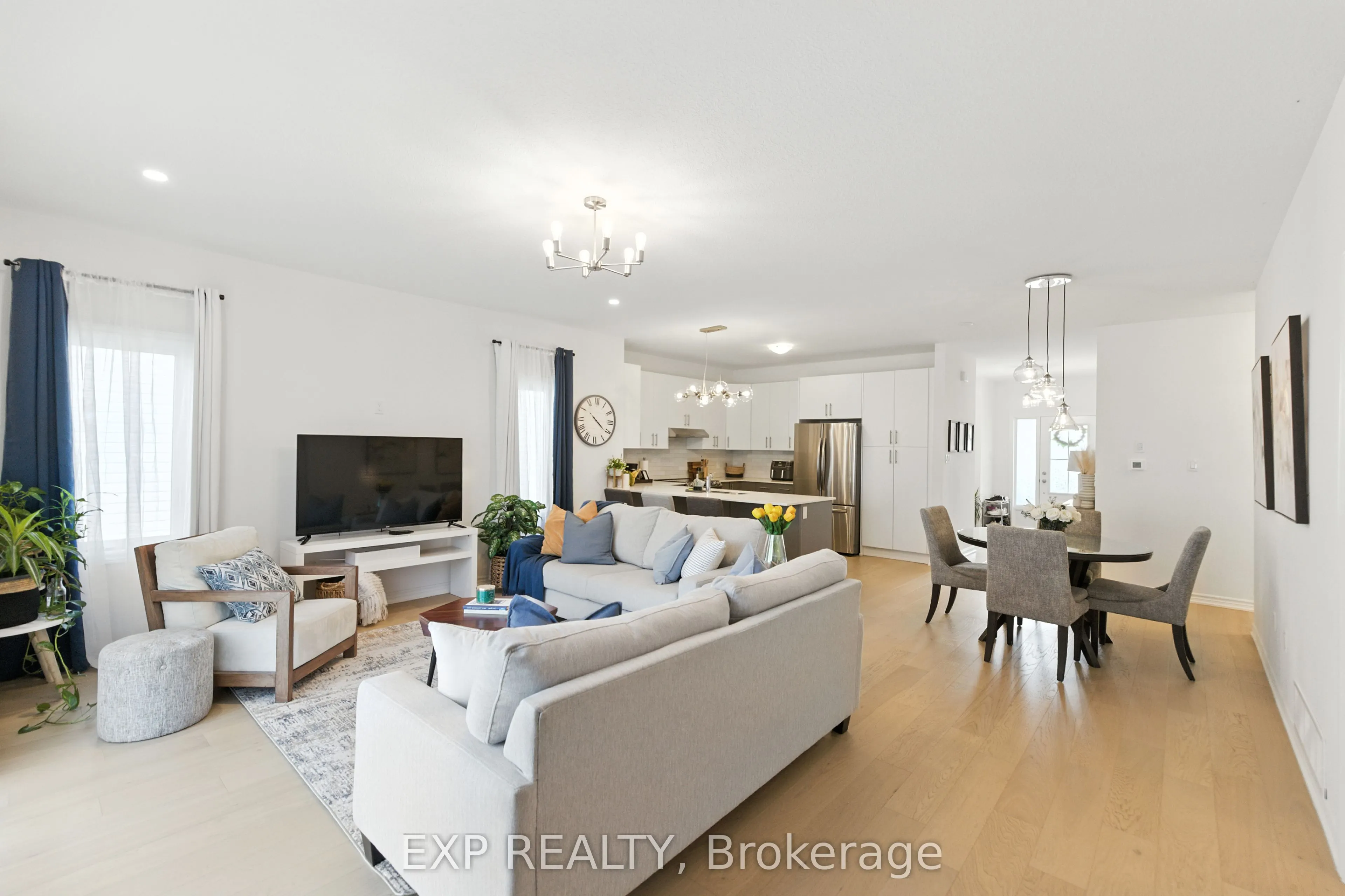 202 DOWSLEY Crescent