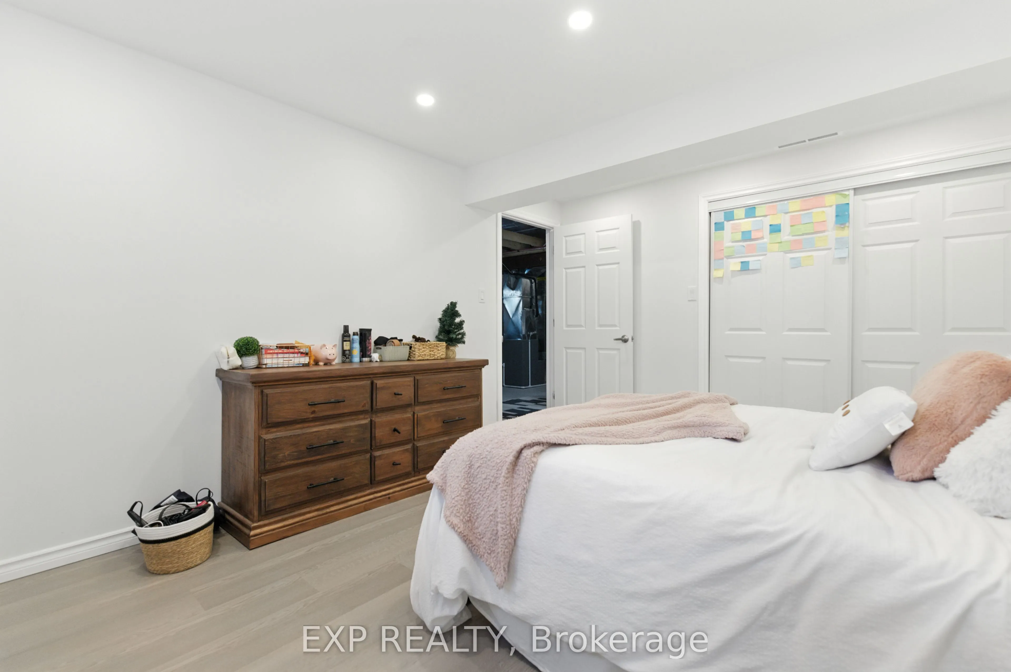 202 DOWSLEY Crescent