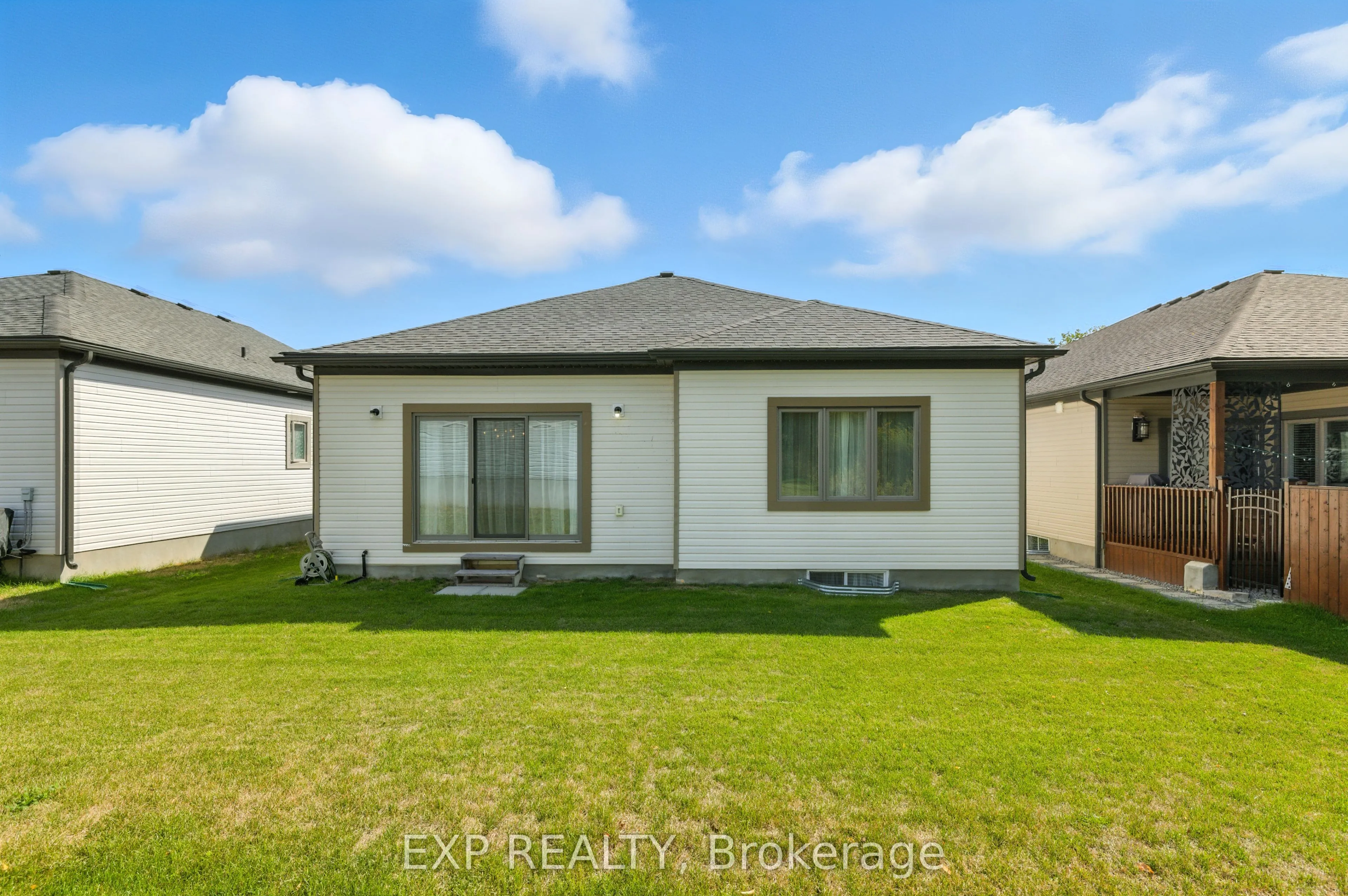 202 DOWSLEY Crescent