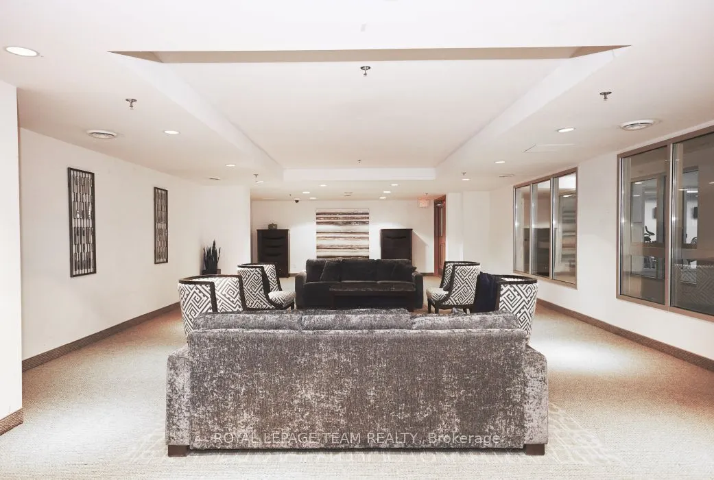 242 Rideau Street, #1303