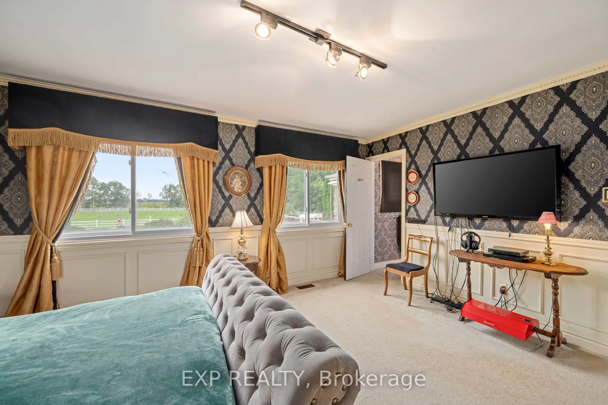 8101 Decker Drive