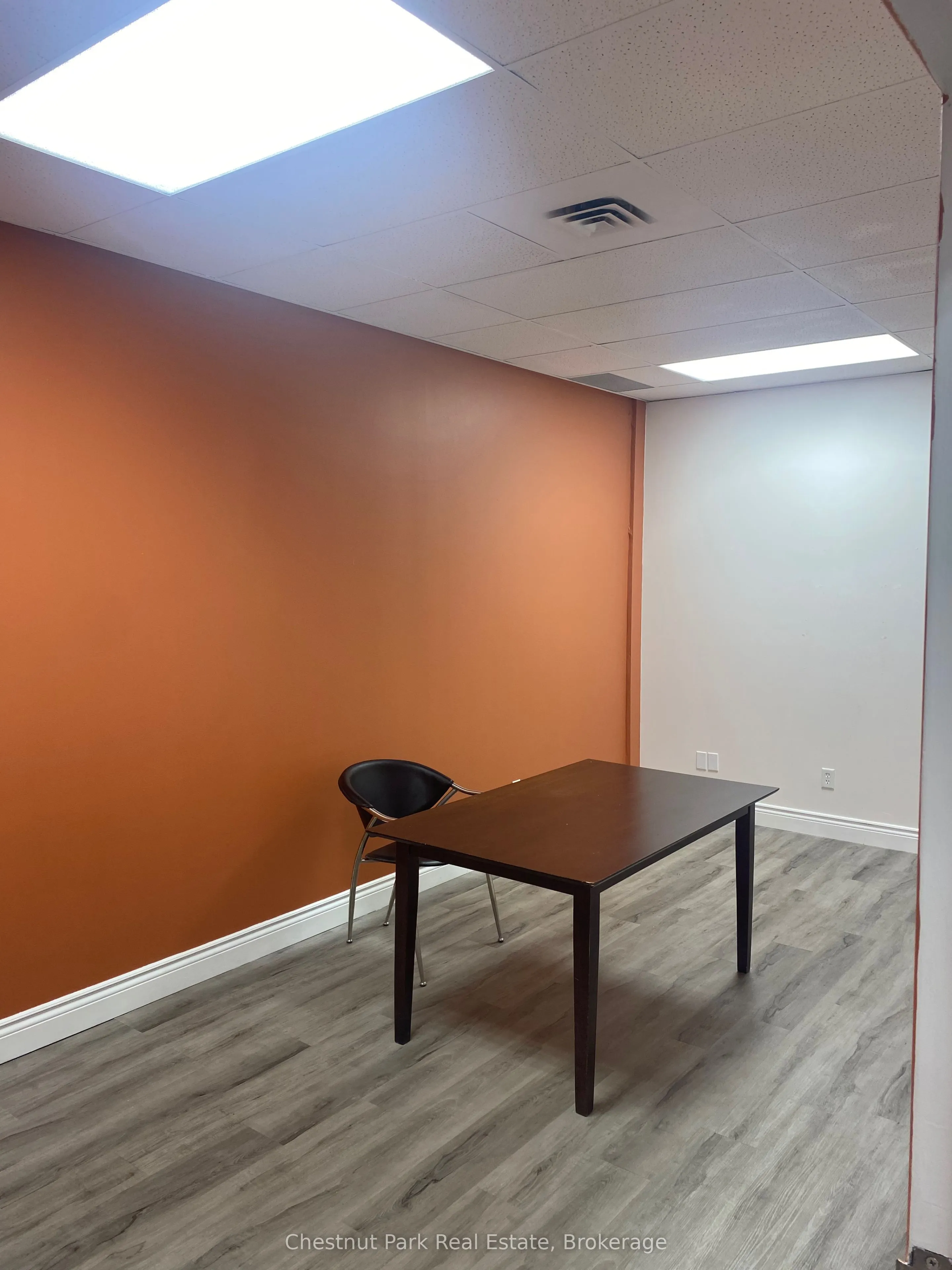 51 MAIN Street E, #4