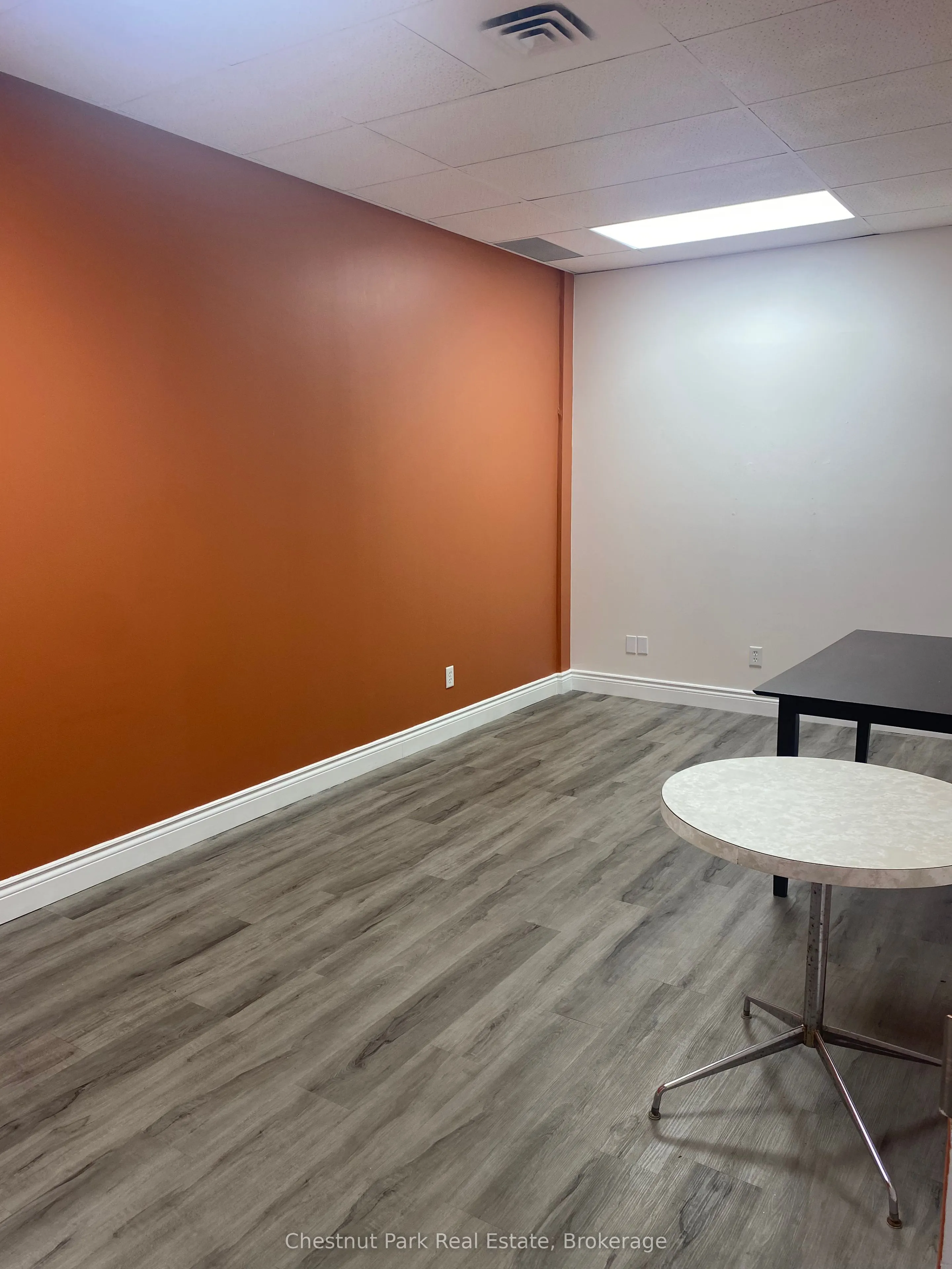 51 MAIN Street E, #4