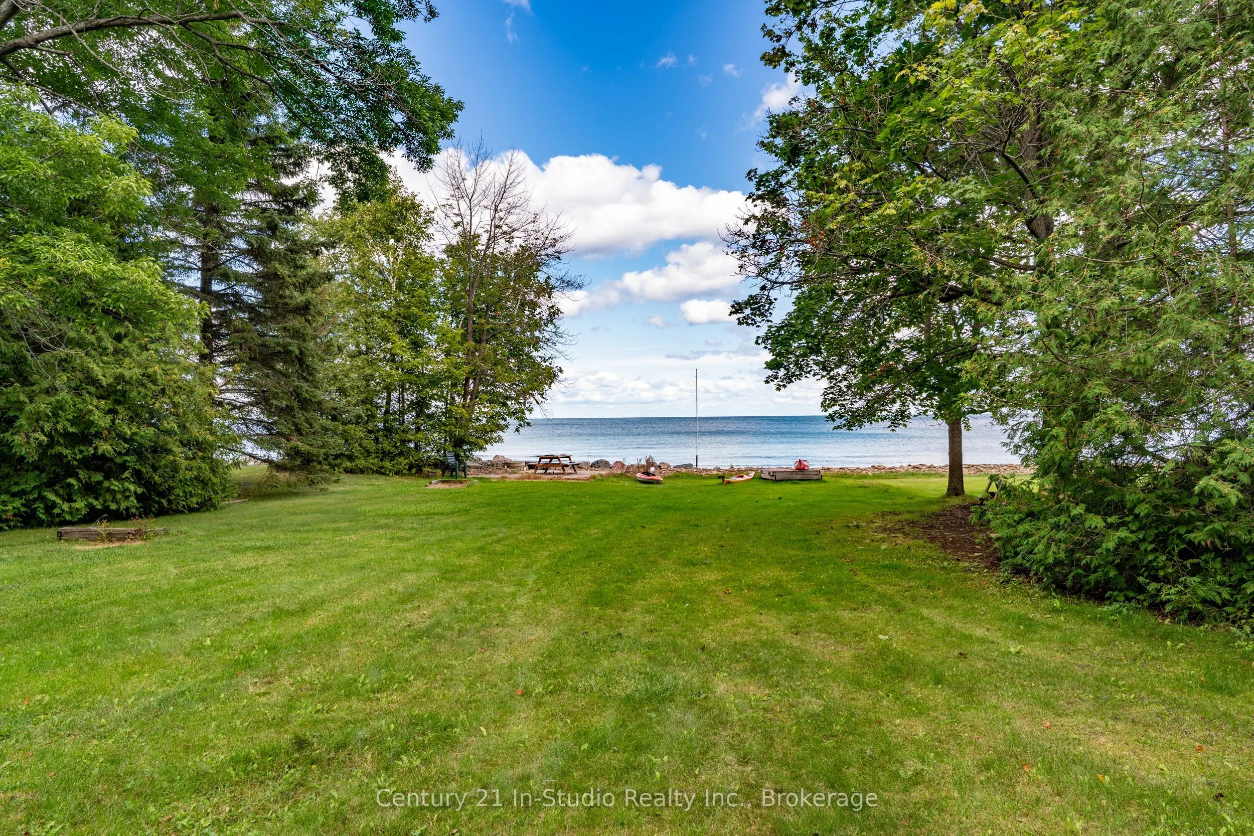504725 Grey 1 Road