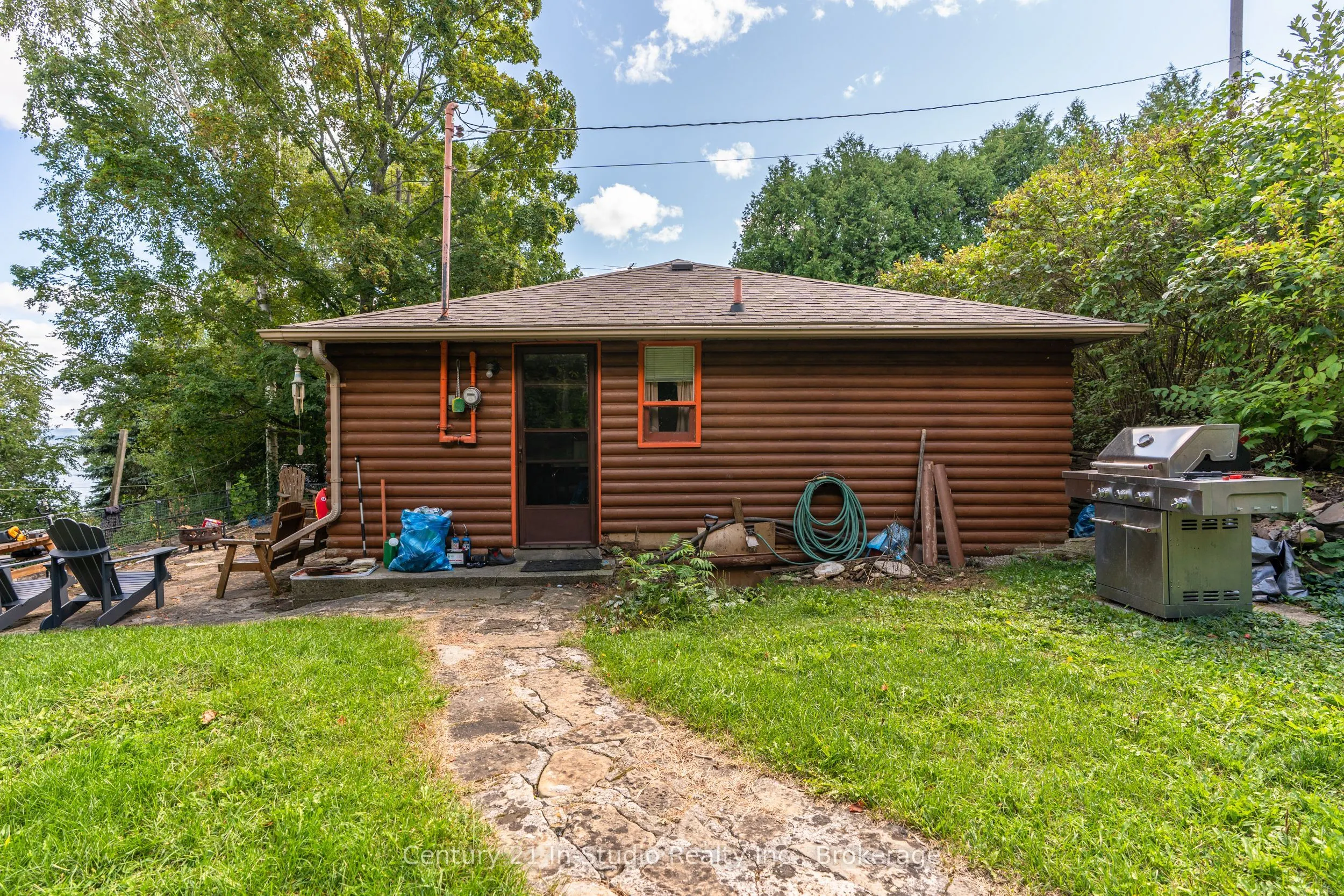 504725 Grey 1 Road
