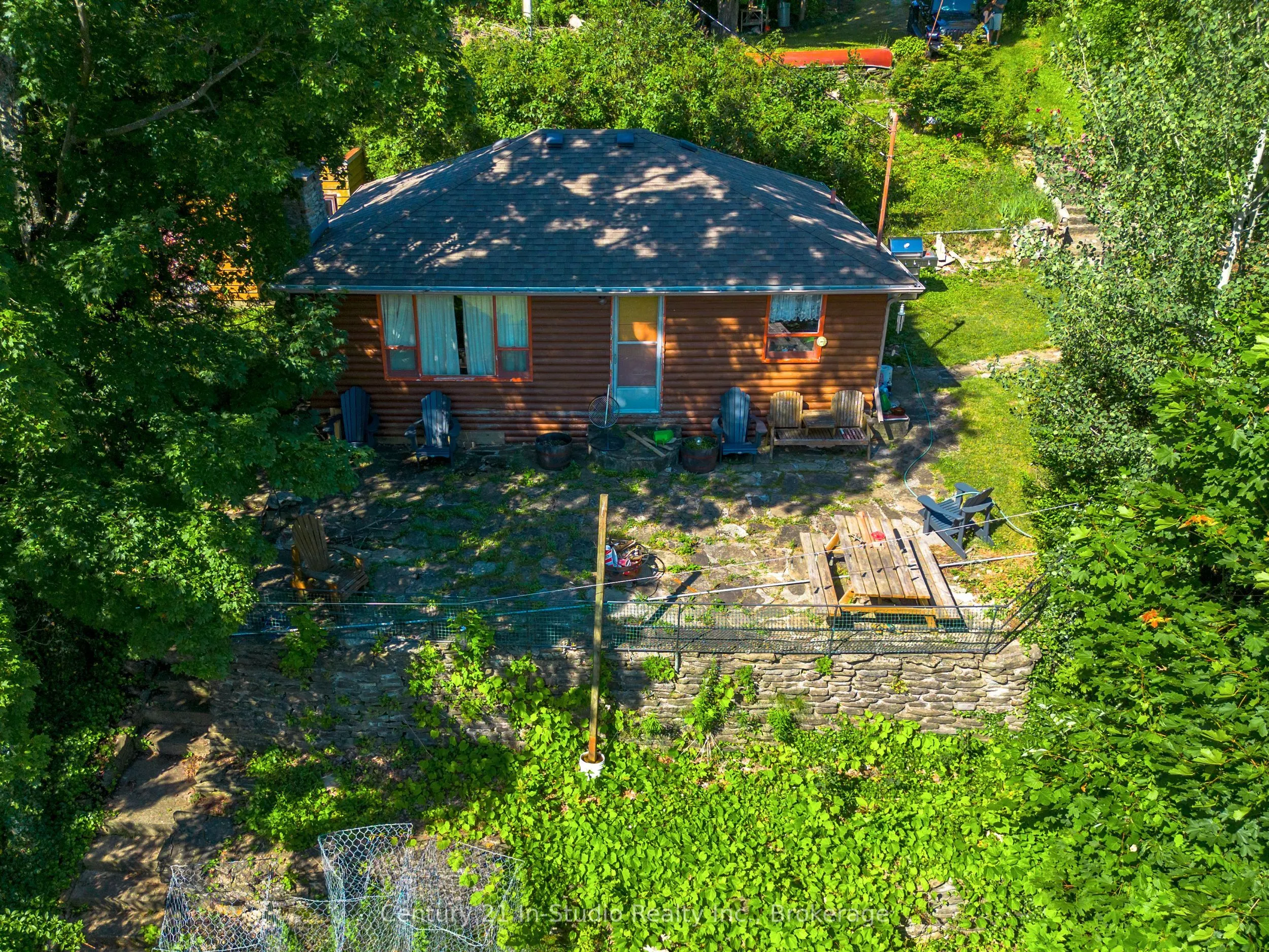 504725 Grey 1 Road