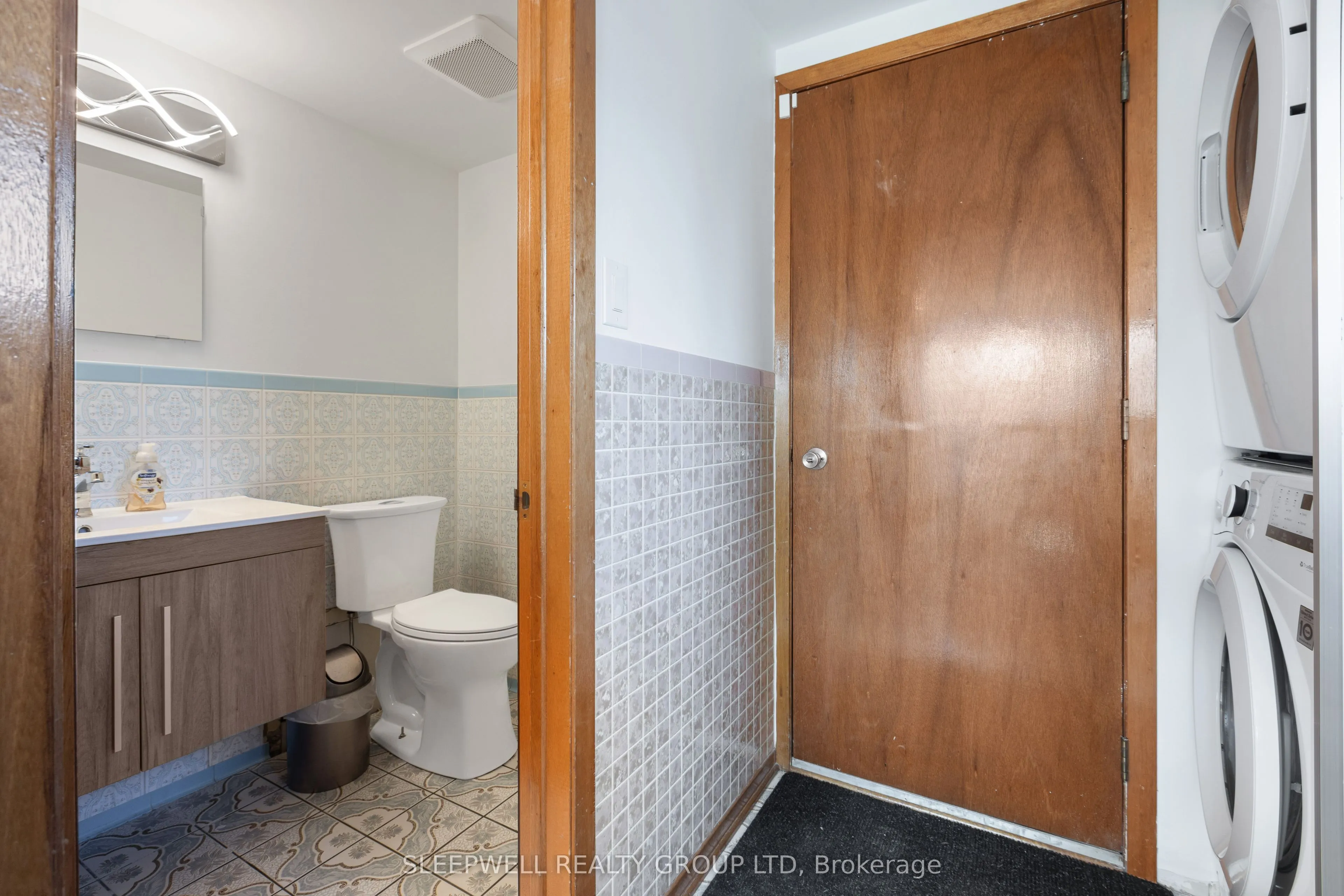 1545 Prince Of Wales Drive