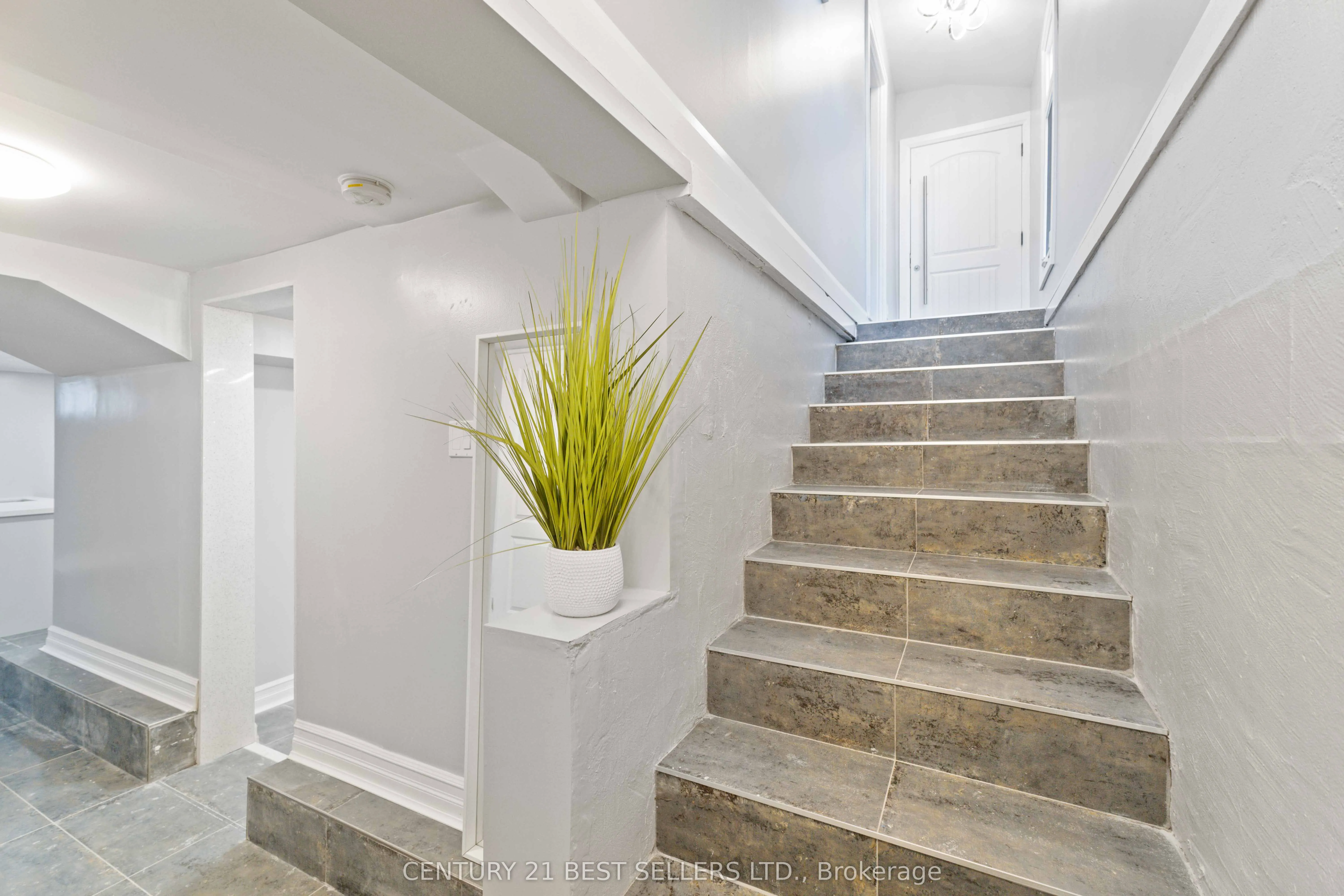 599 Beach Boulevard