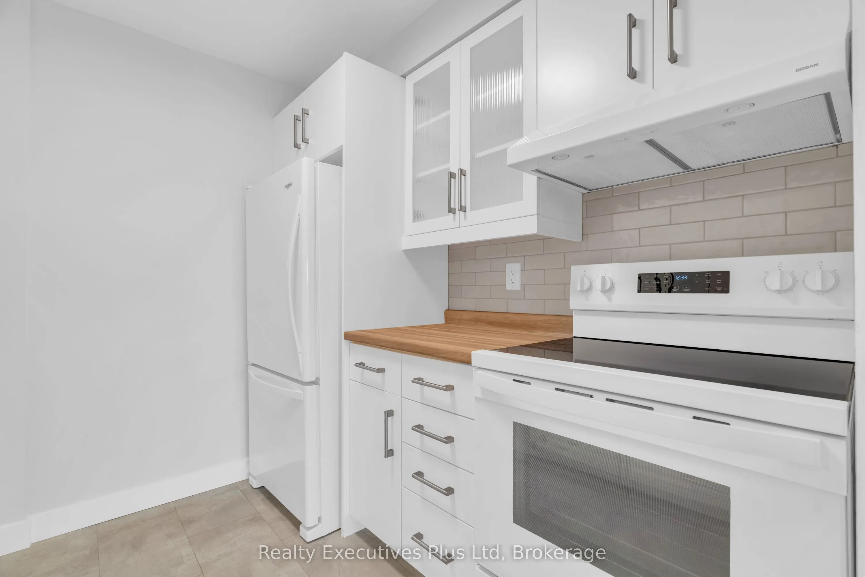 358 Waterloo Avenue, #902