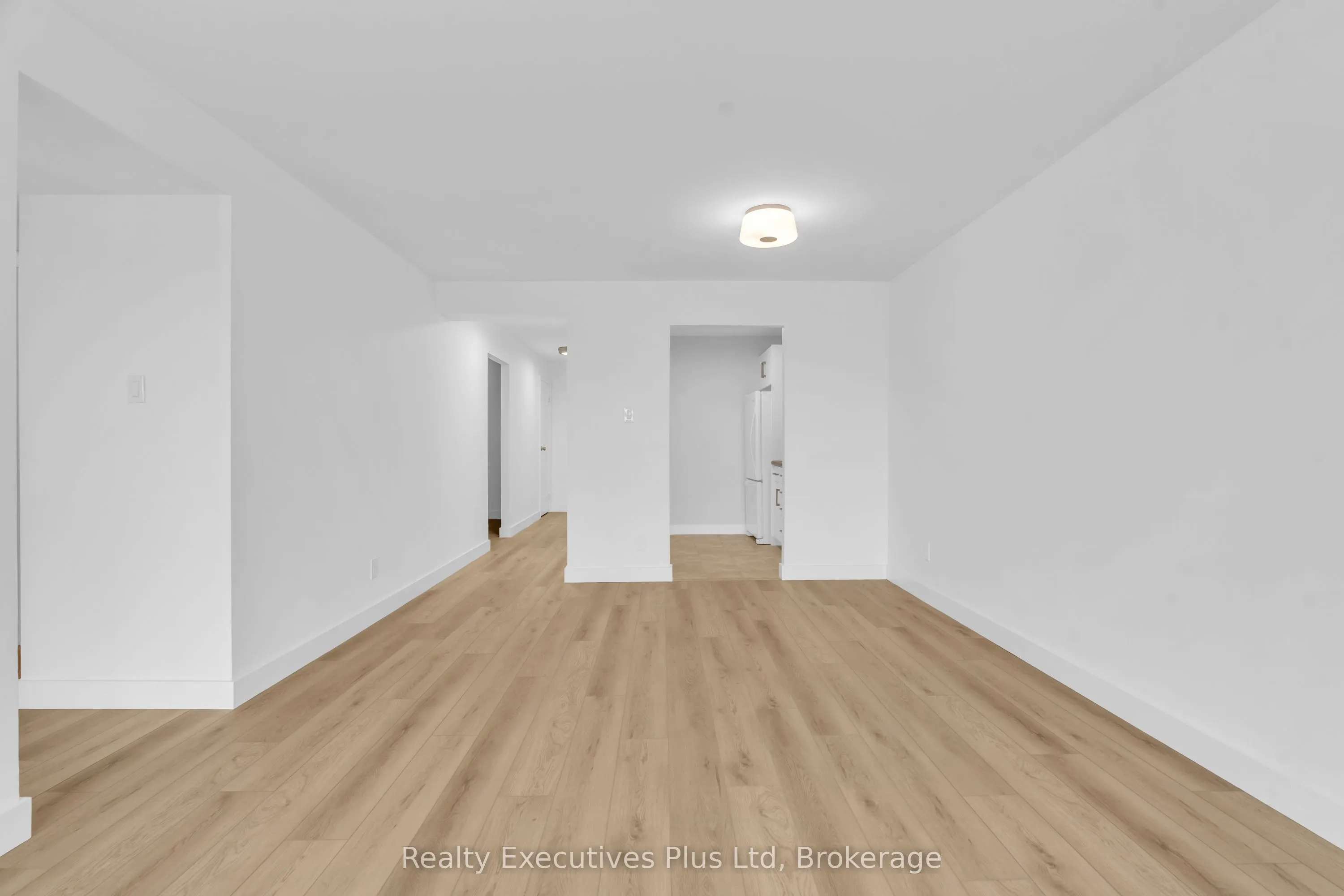 358 Waterloo Avenue, #902