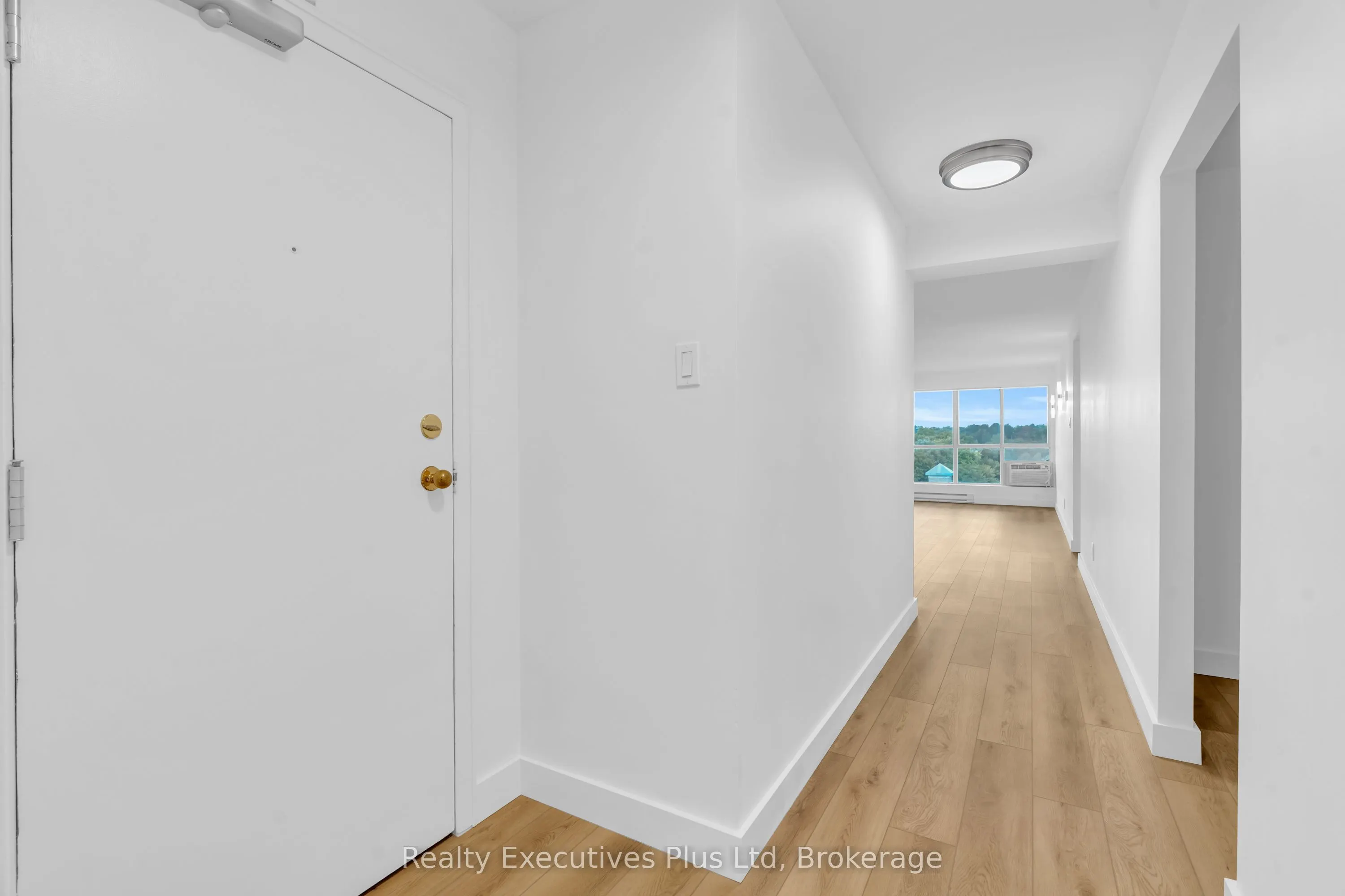 358 Waterloo Avenue, #902