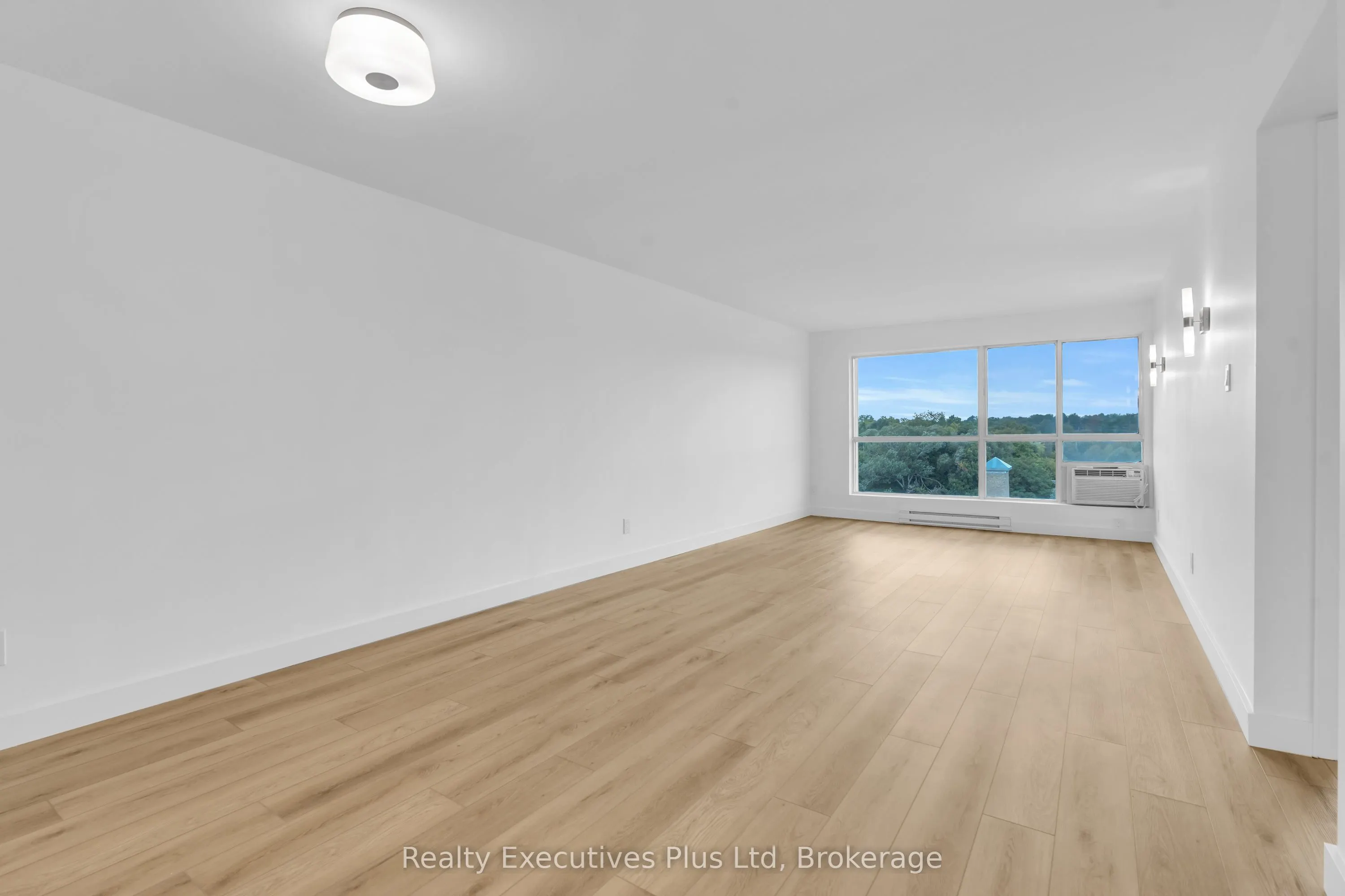 358 Waterloo Avenue, #902