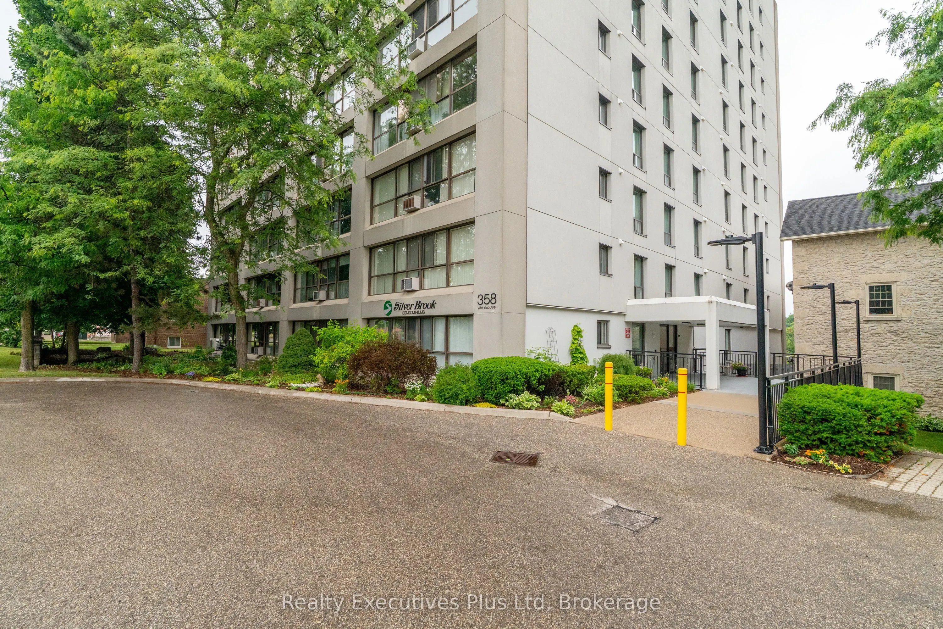 358 Waterloo Avenue, #902