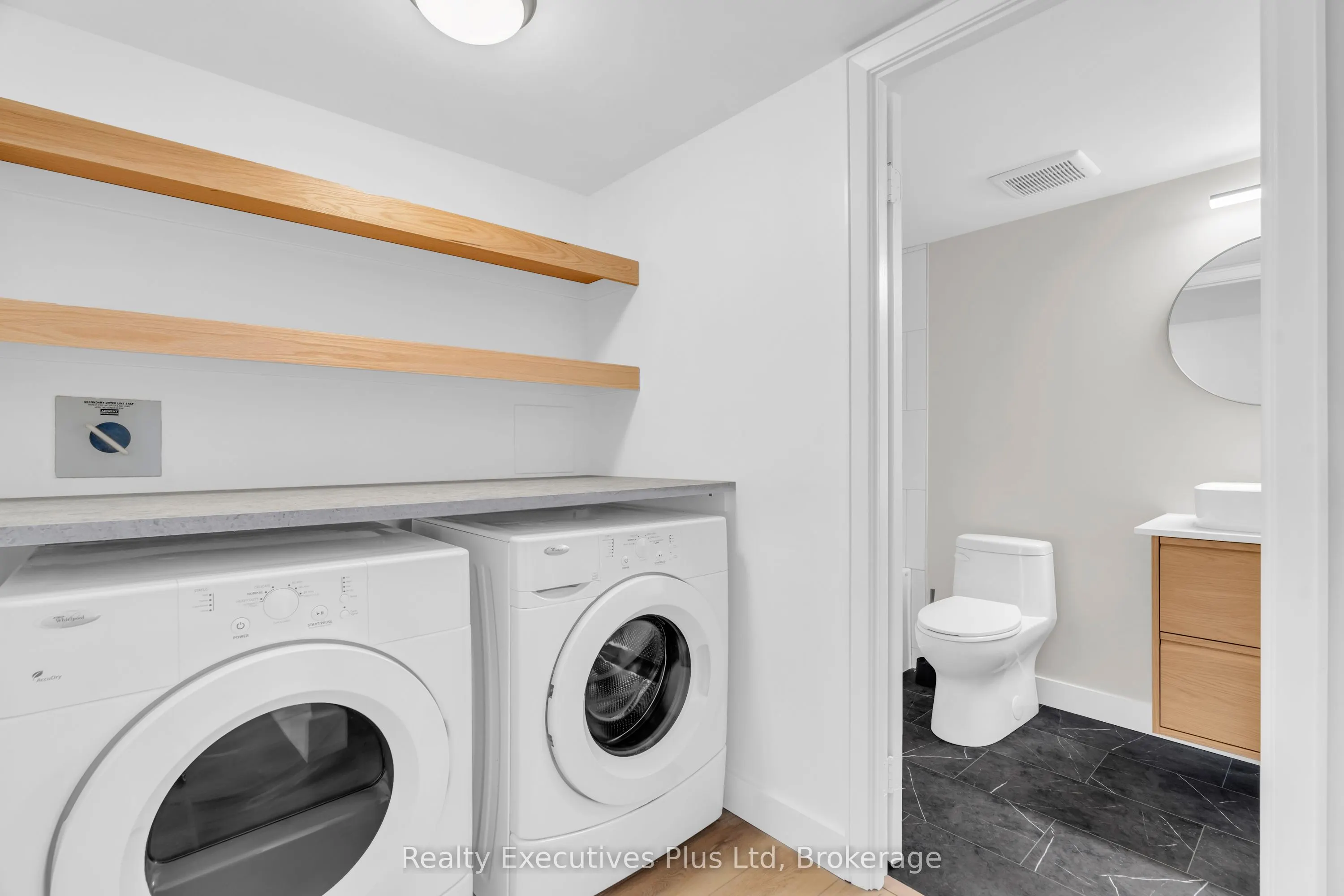 358 Waterloo Avenue, #902