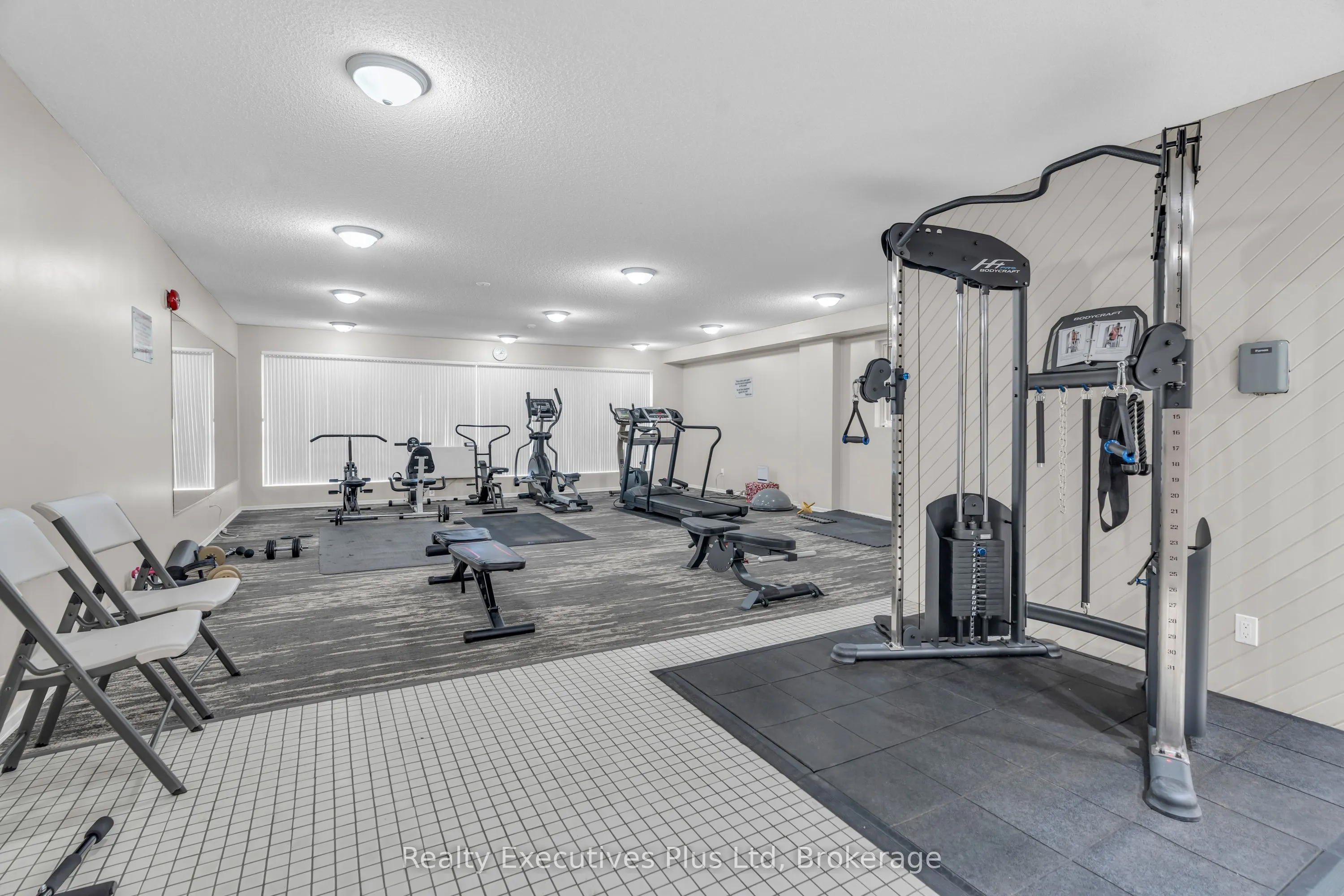 358 Waterloo Avenue, #902