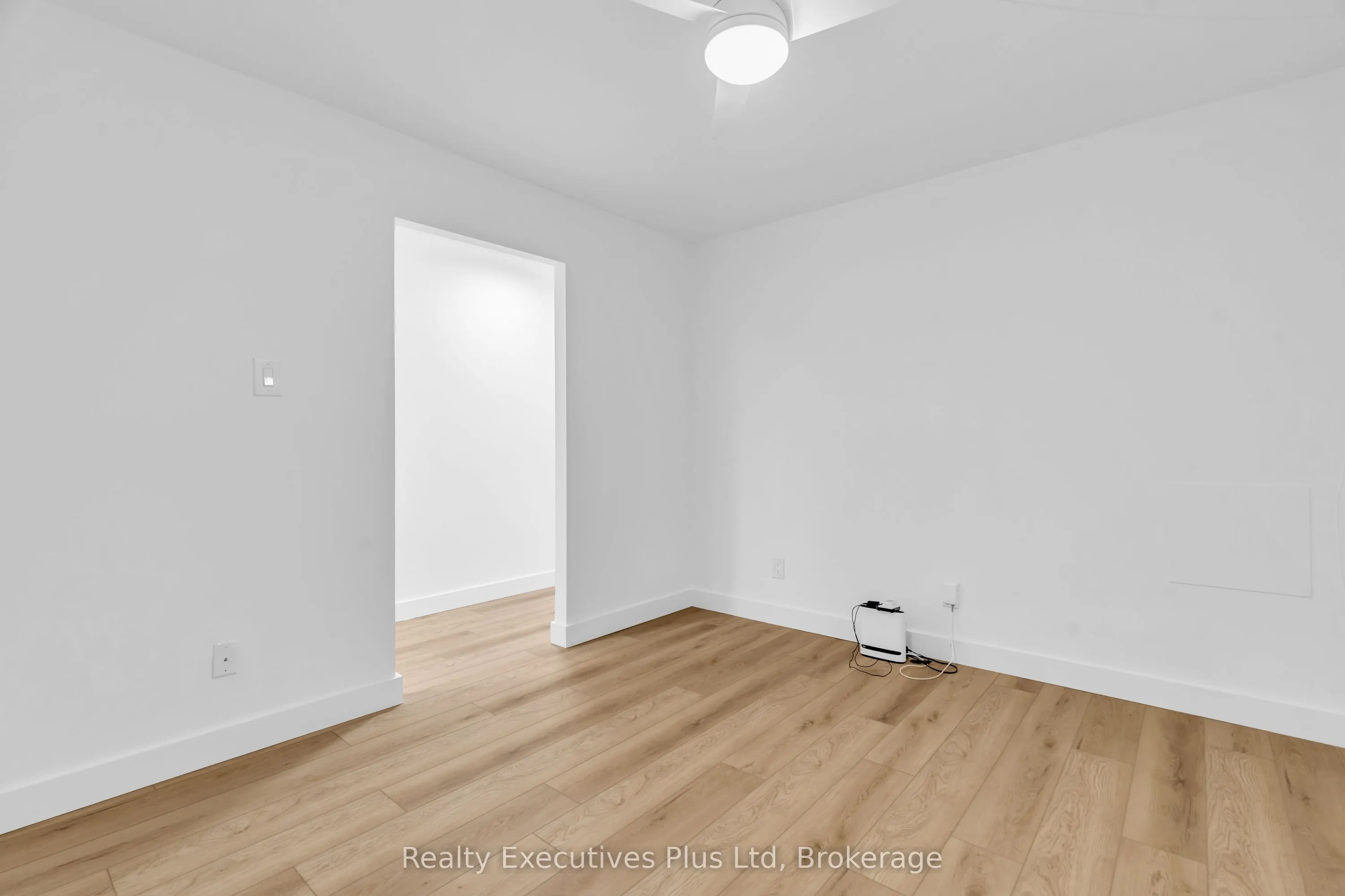 358 Waterloo Avenue, #902