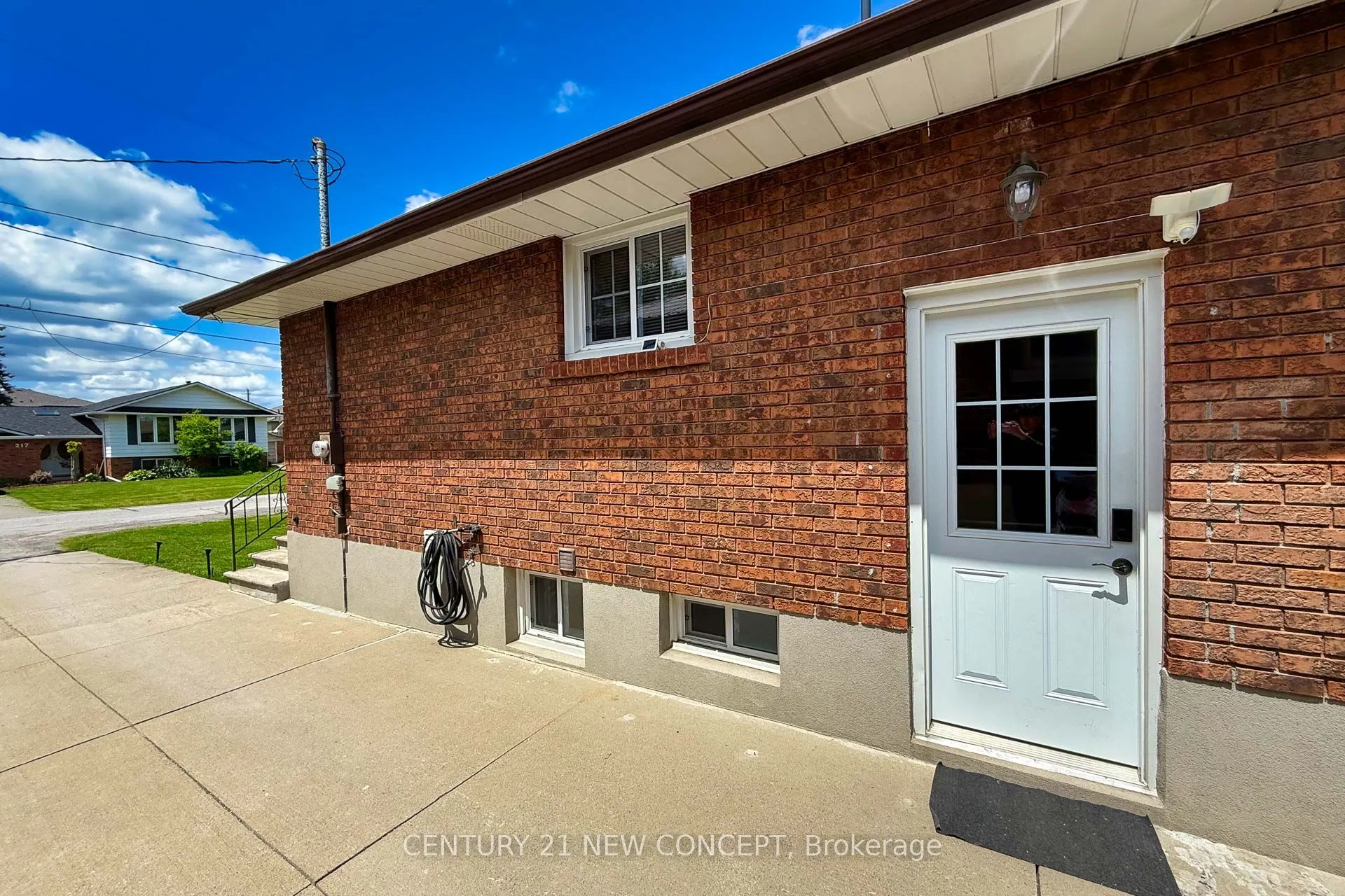 220 Ontario Street