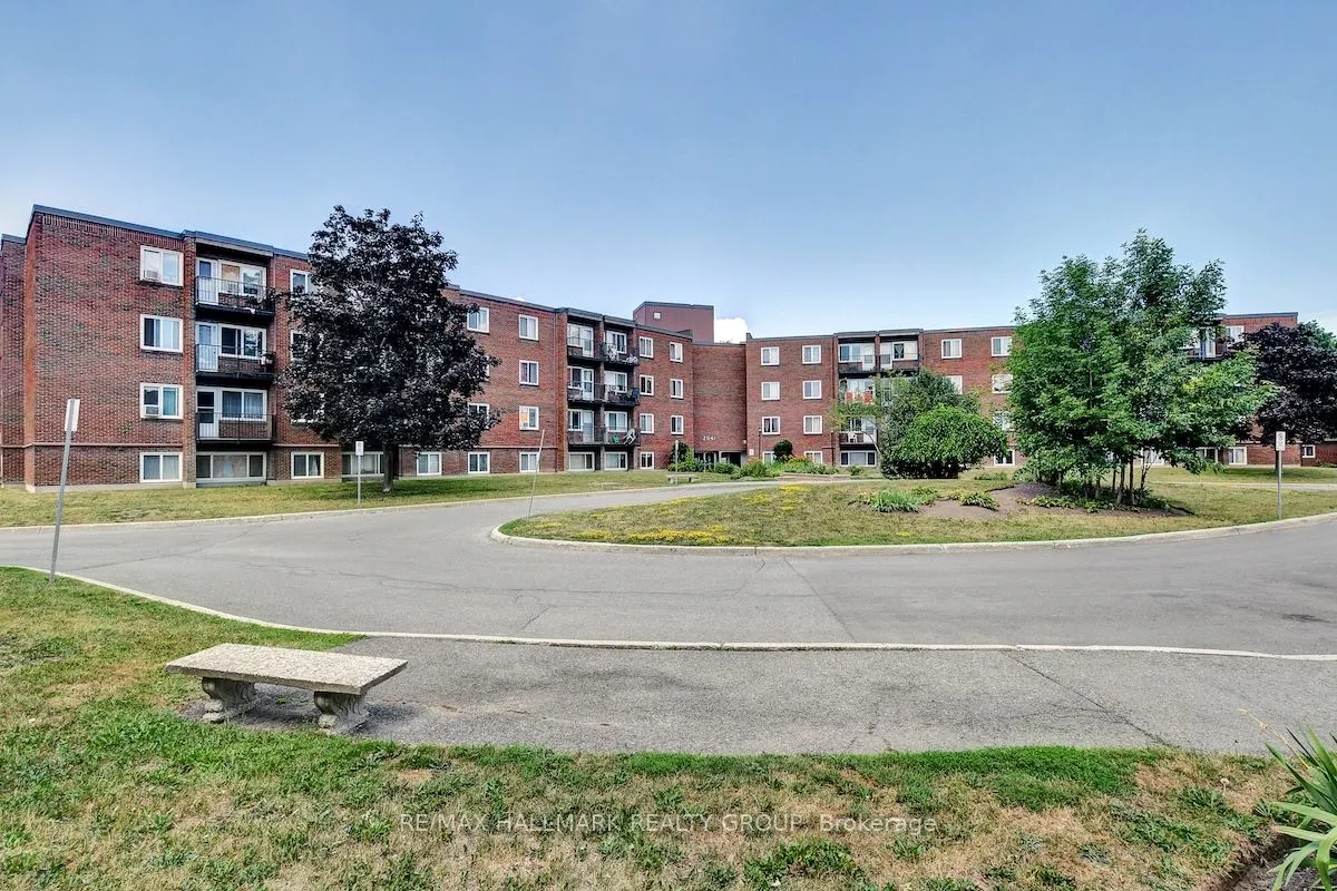 2041 Arrowsmith Drive, #401C