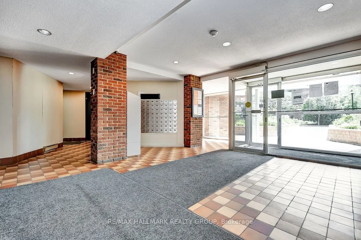 2041 Arrowsmith Drive, #401C