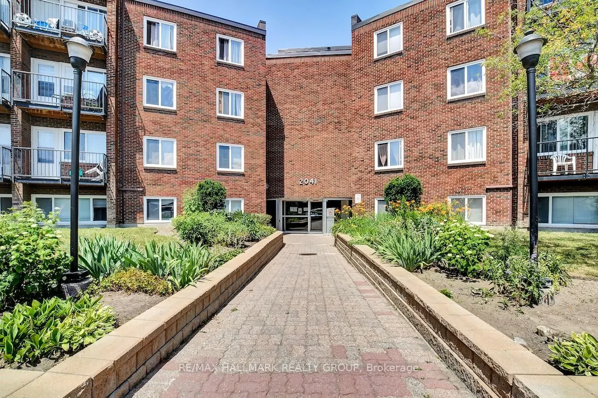 2041 Arrowsmith Drive, #401C