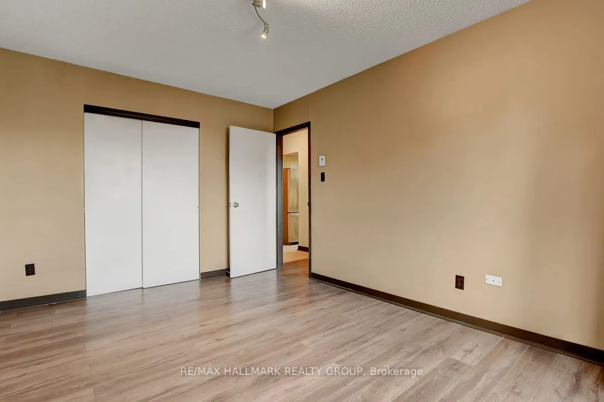 2041 Arrowsmith Drive, #401C