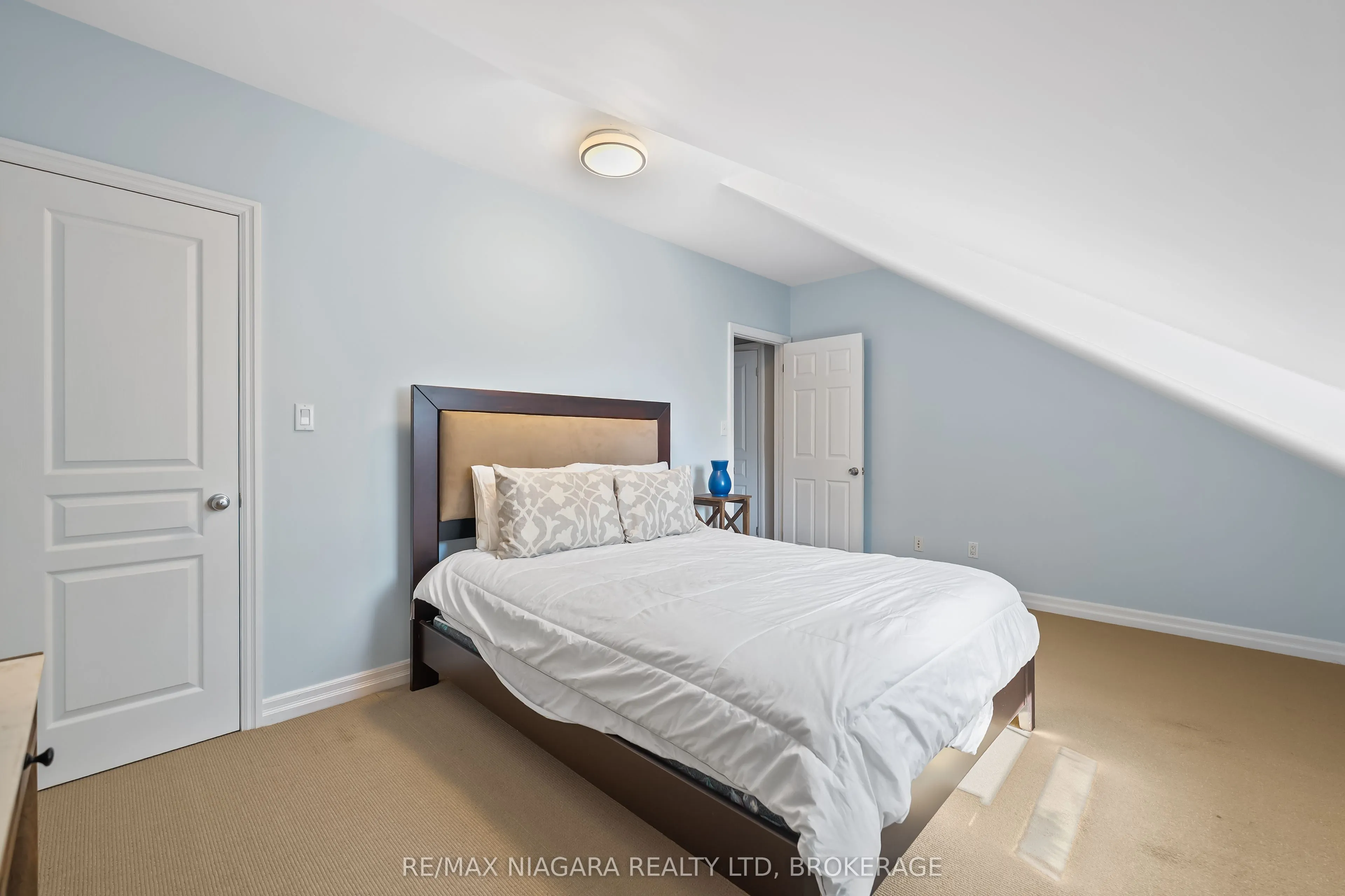 1 Graham Avenue