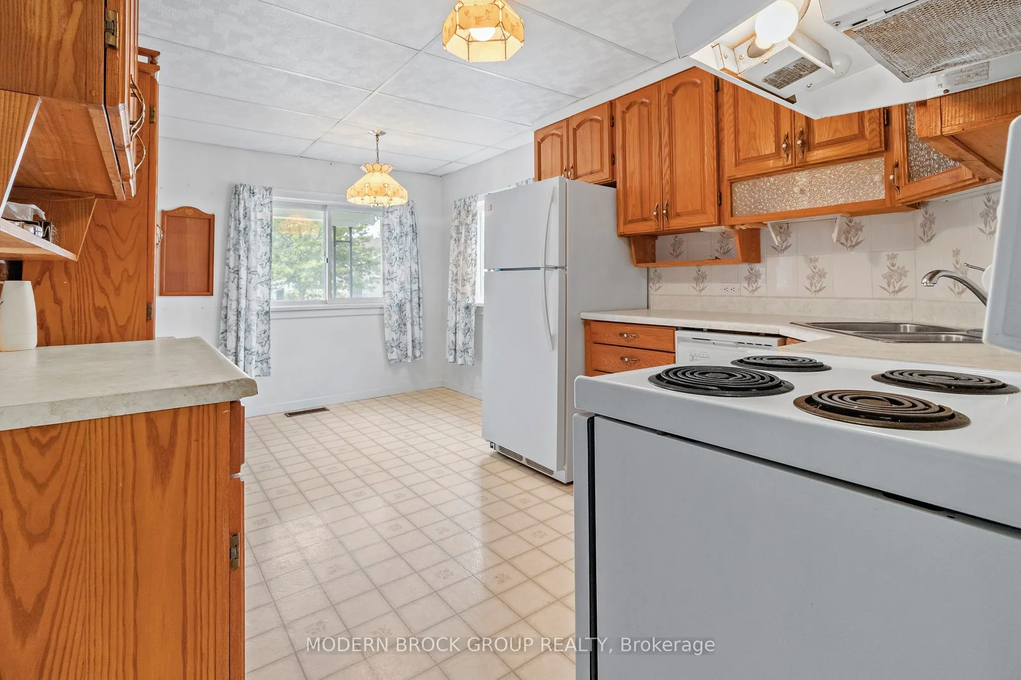 35 Broadway Avenue