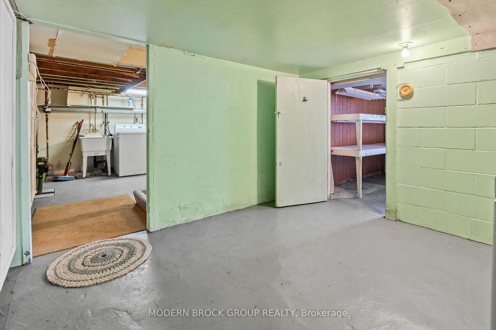 35 Broadway Avenue