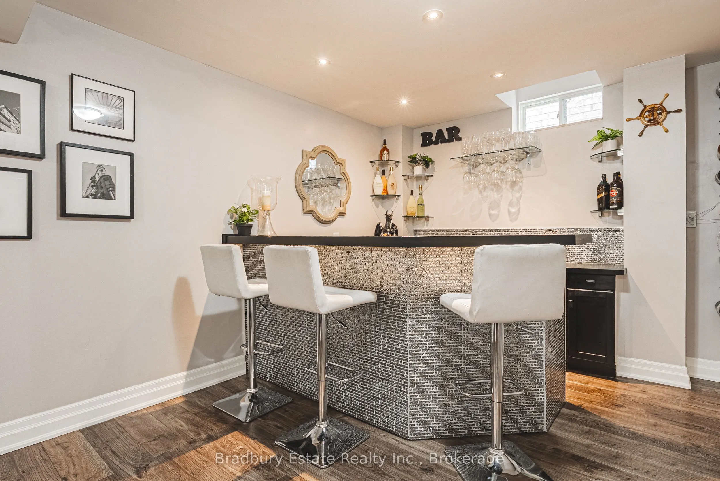 11 Weathering Heights Drive