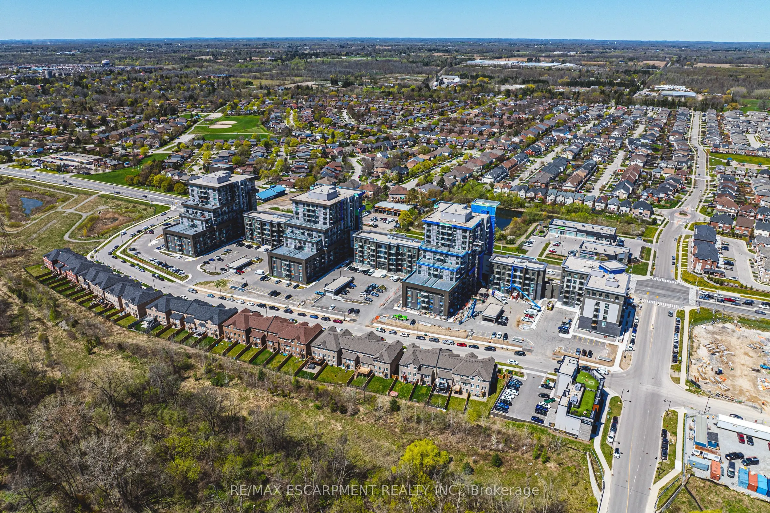 460 DUNDAS Street E, #327