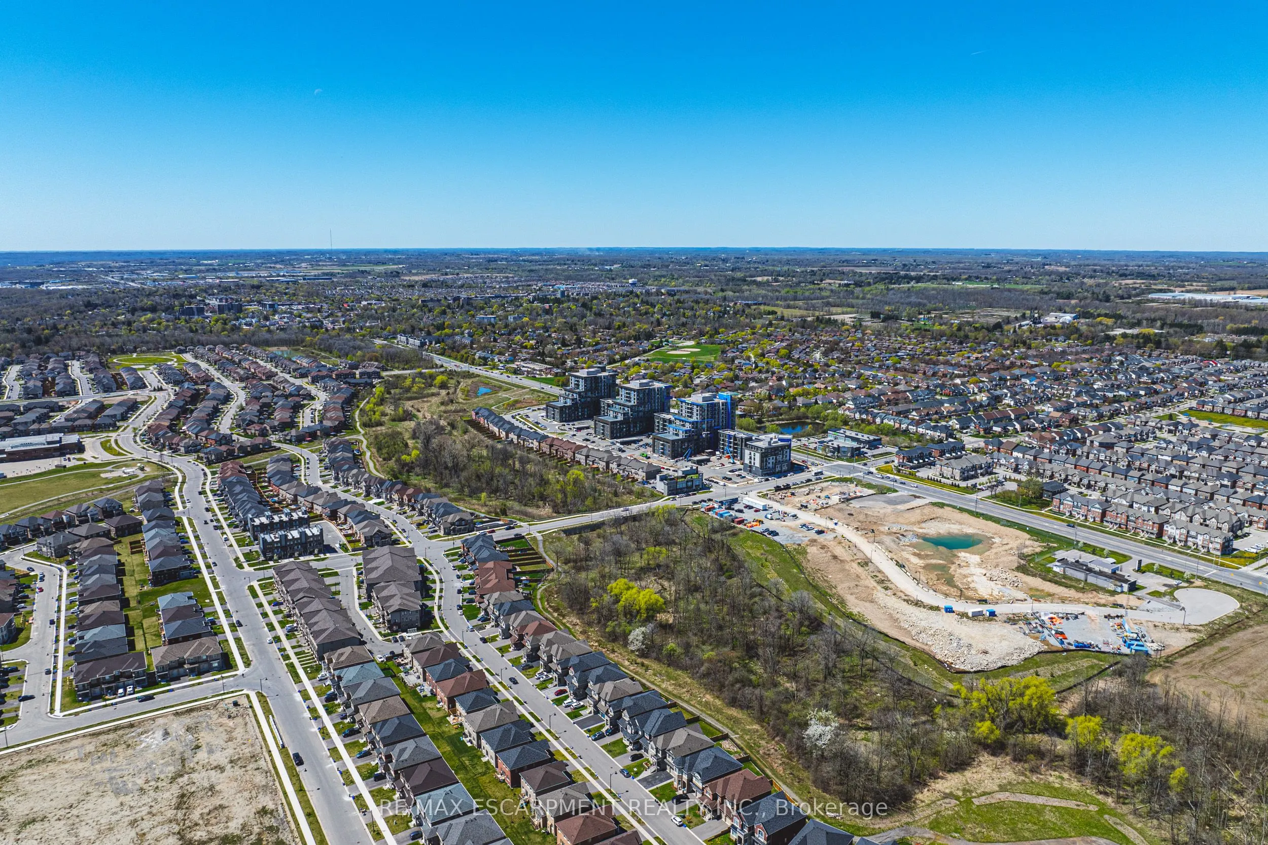 460 DUNDAS Street E, #327