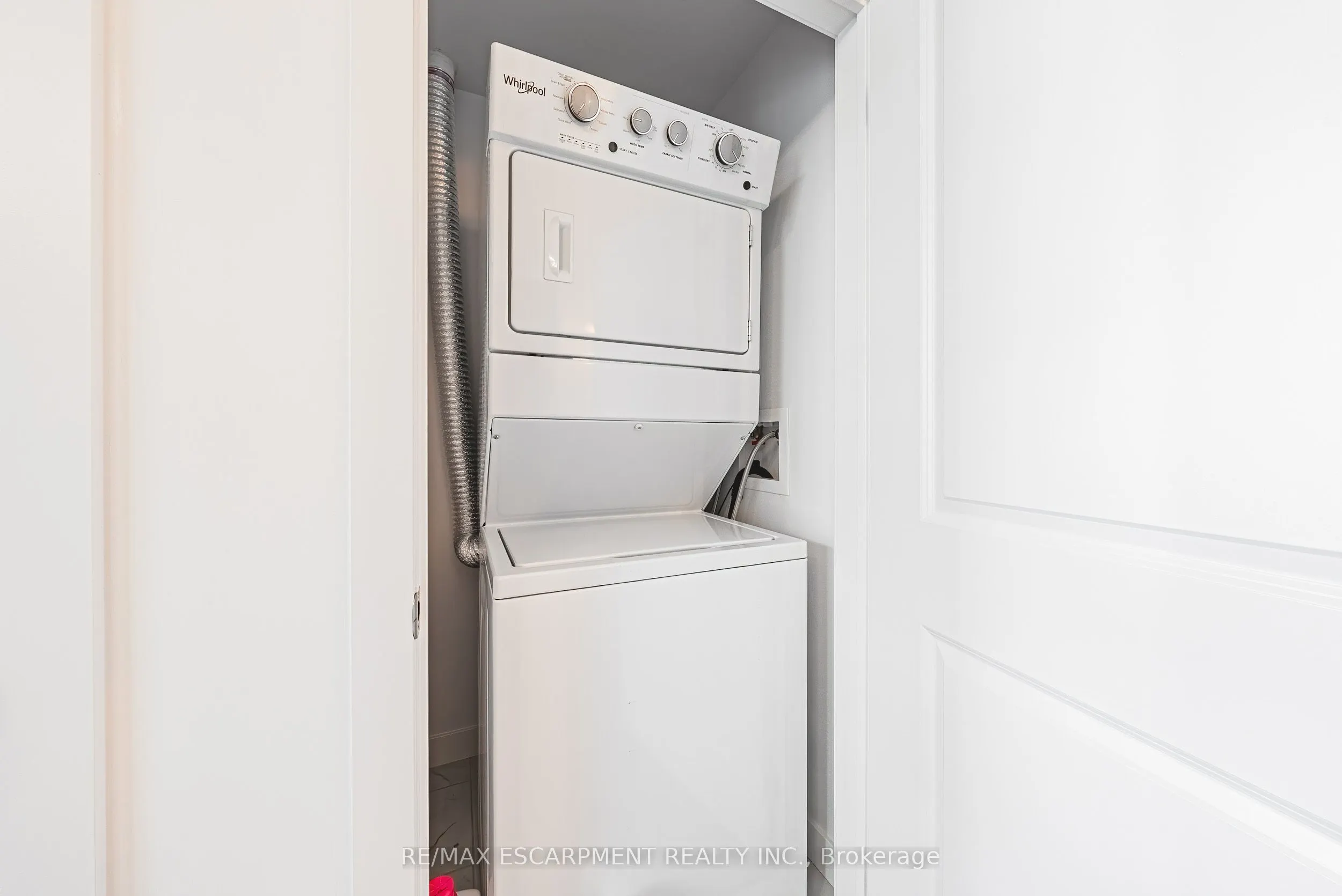 460 DUNDAS Street E, #327