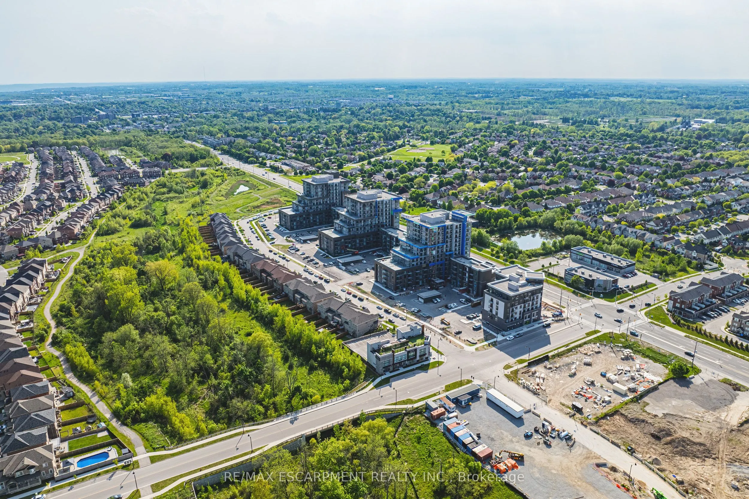 460 DUNDAS Street E, #327