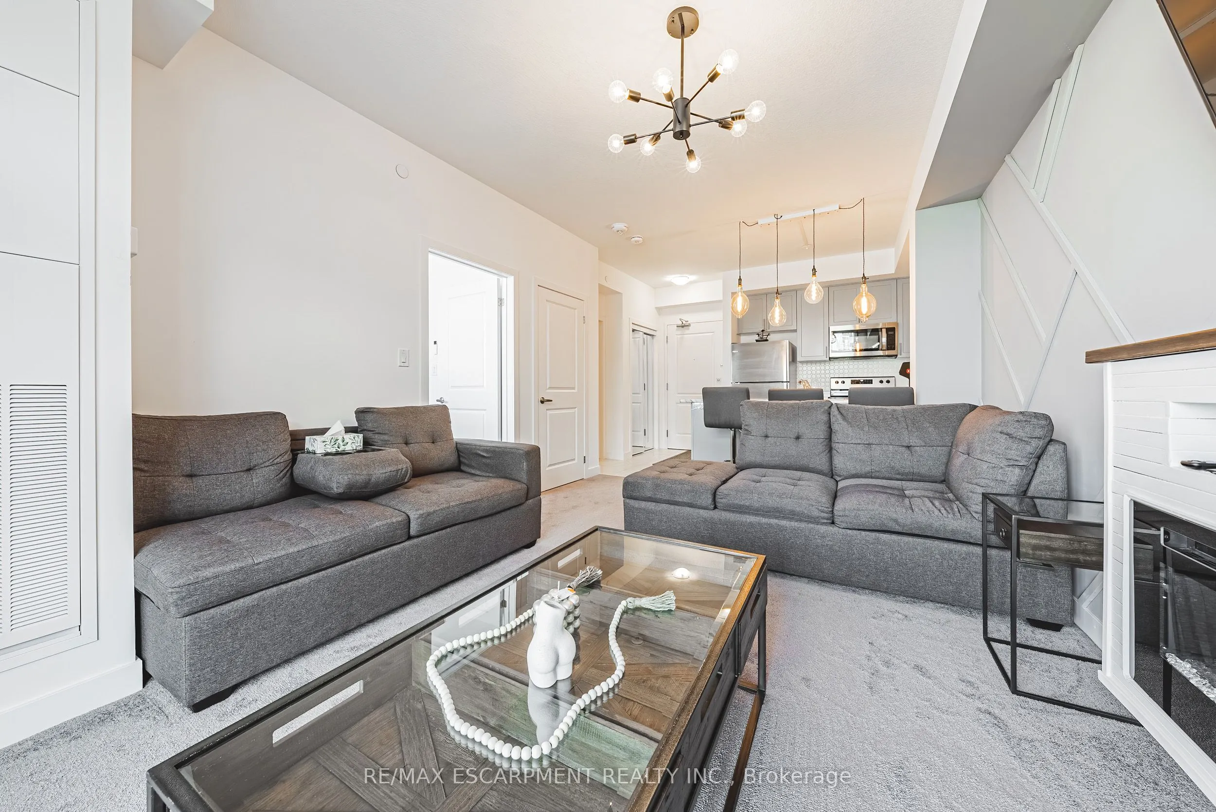 460 DUNDAS Street E, #327