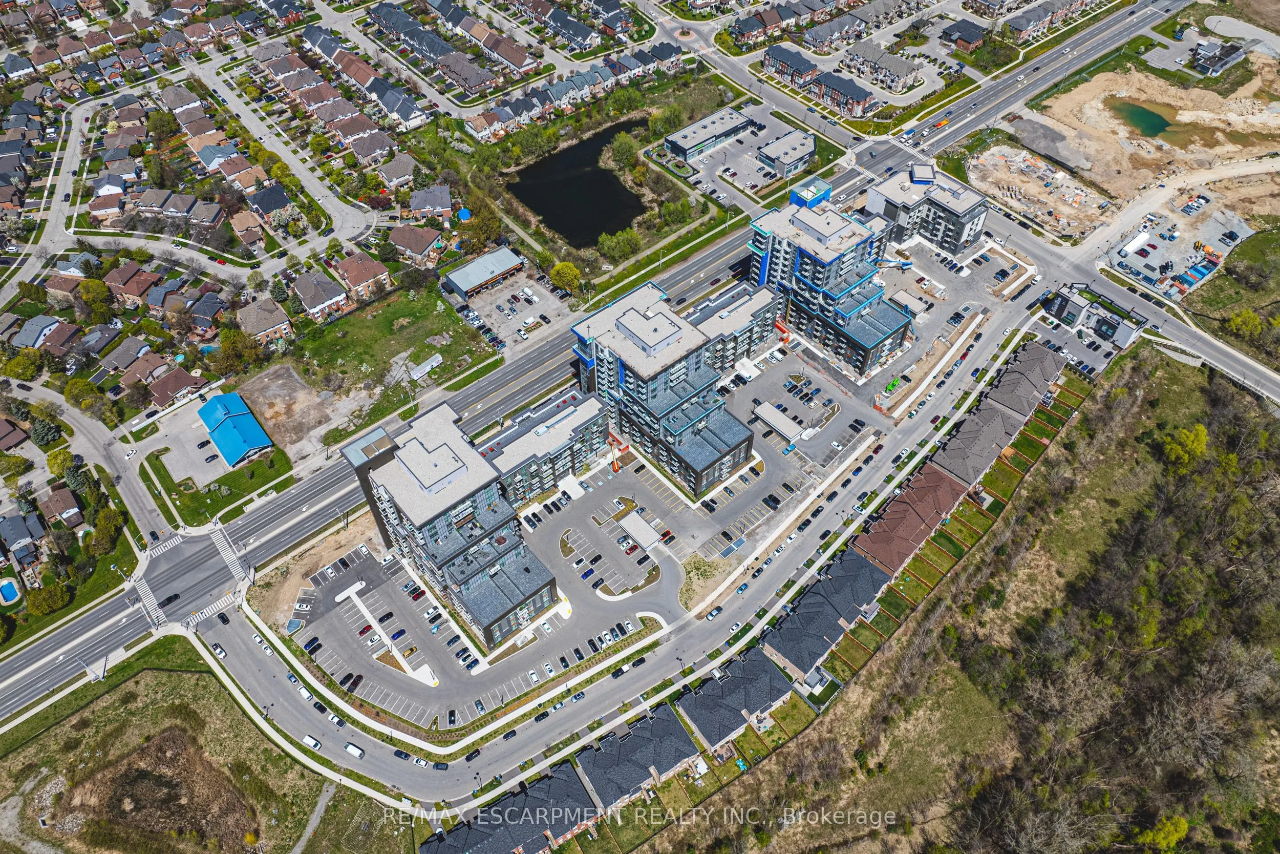 460 DUNDAS Street E, #327