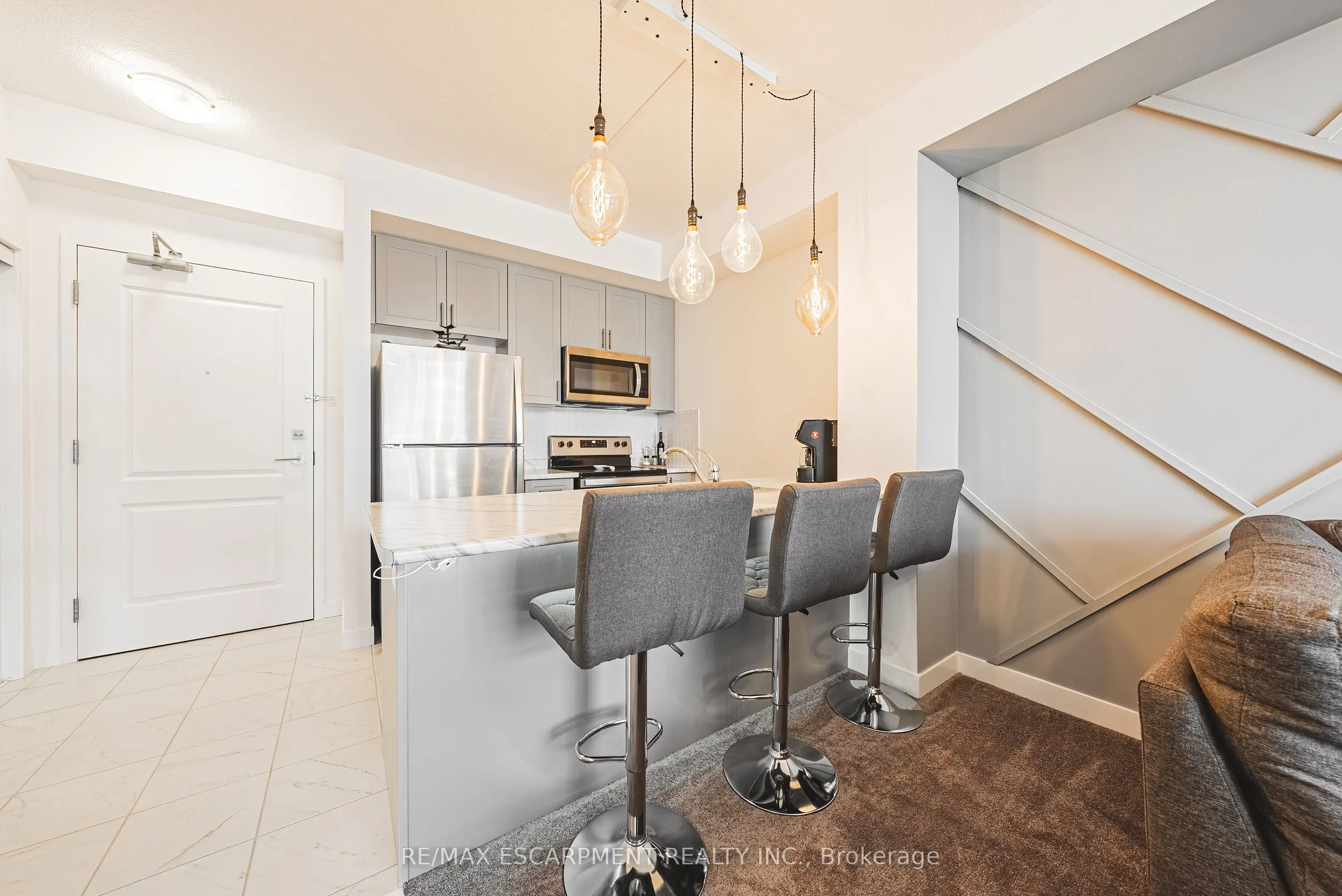 460 DUNDAS Street E, #327