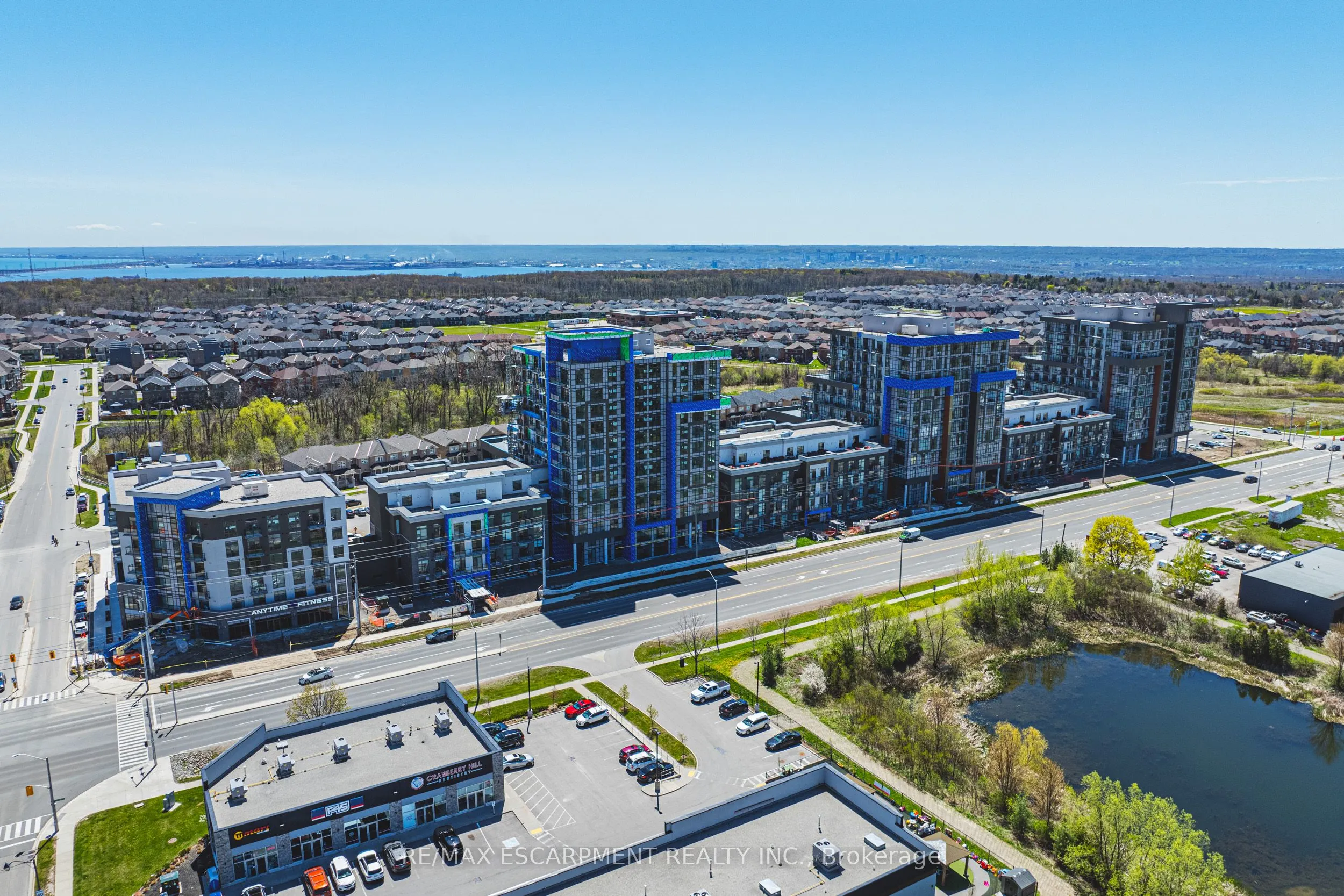 460 DUNDAS Street E, #327